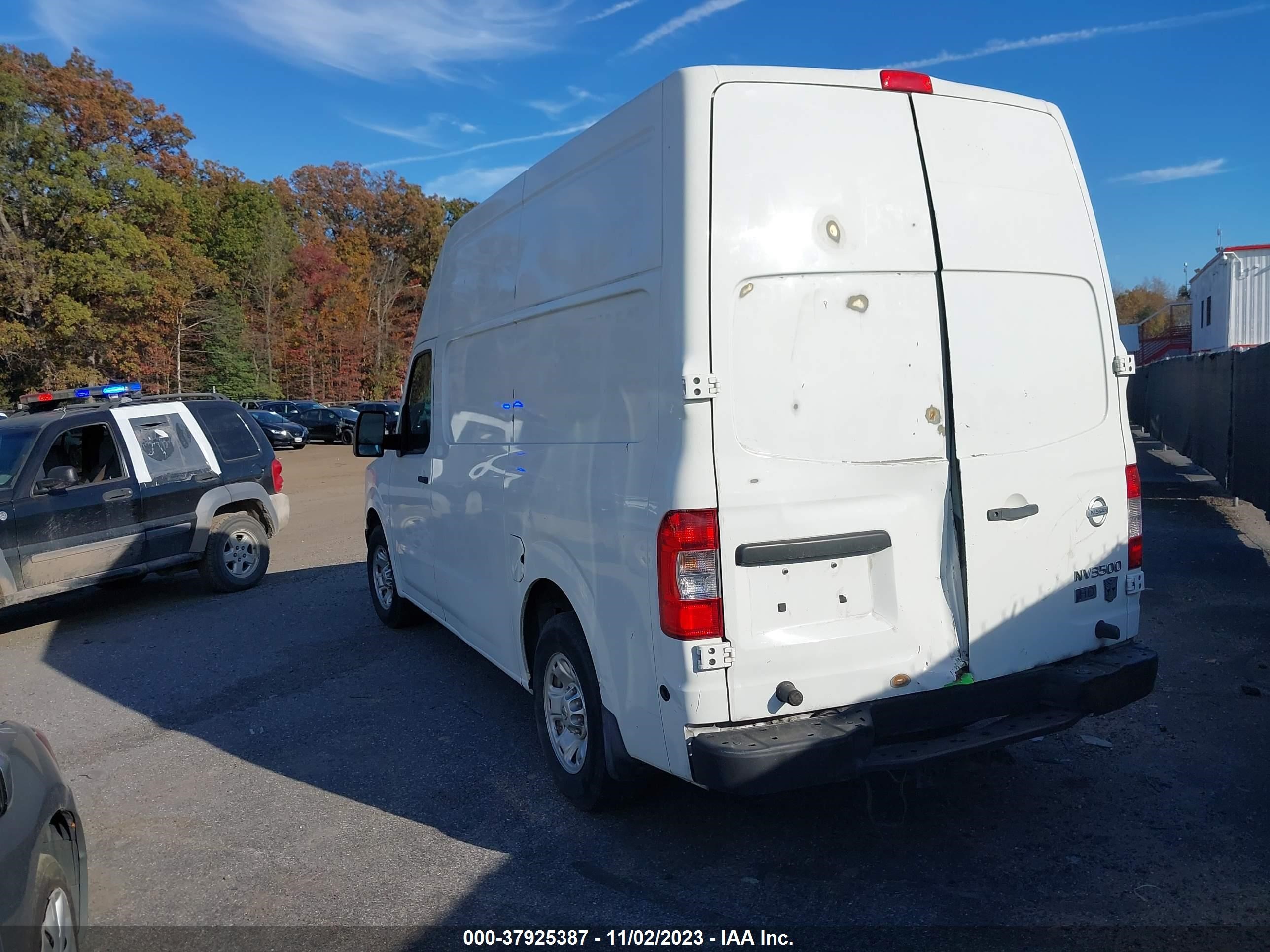 Photo 3 VIN: 1N6AF0LX7DN108780 - NISSAN NV 