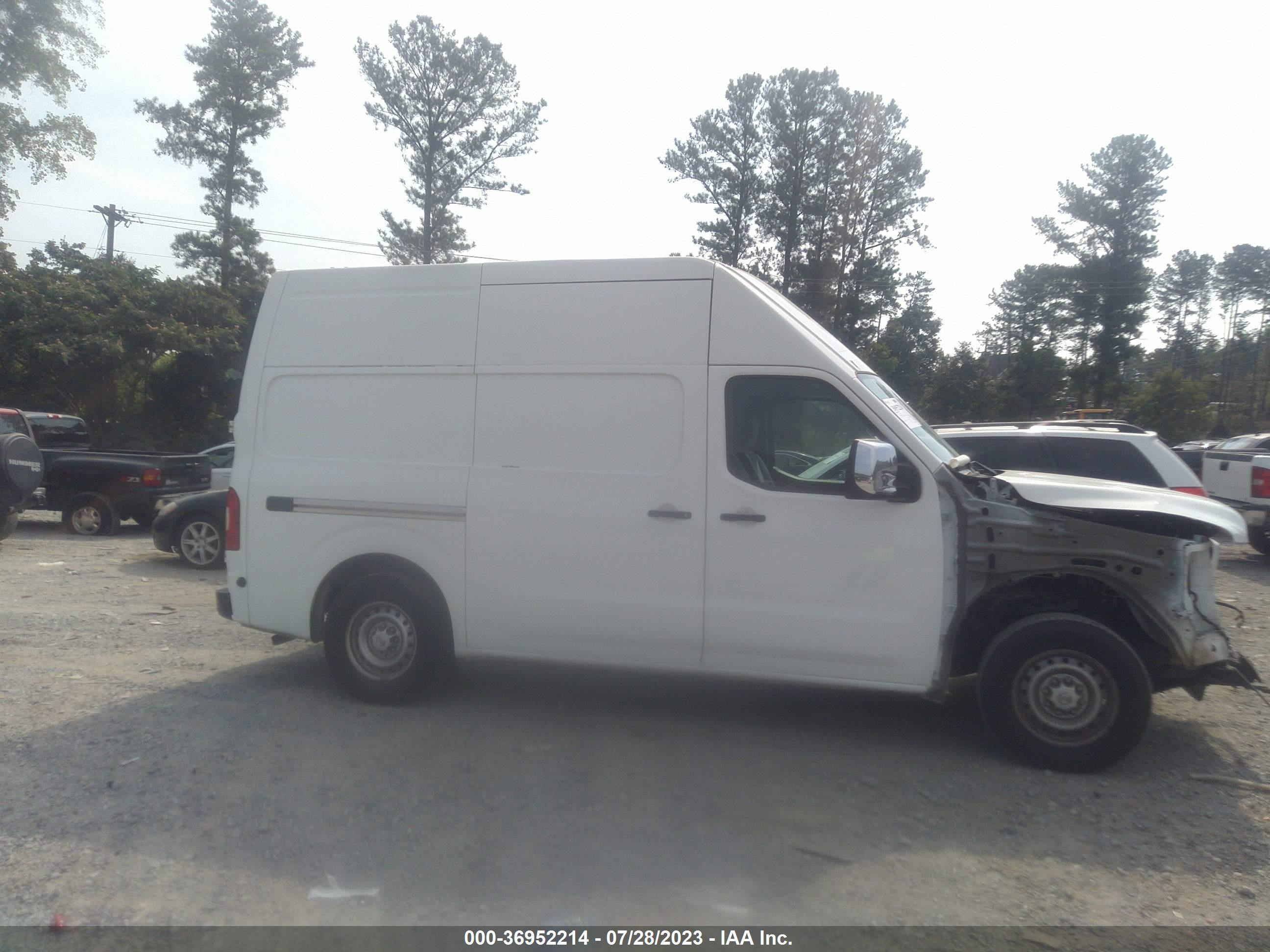 Photo 12 VIN: 1N6AF0LX7EN103130 - NISSAN NV 