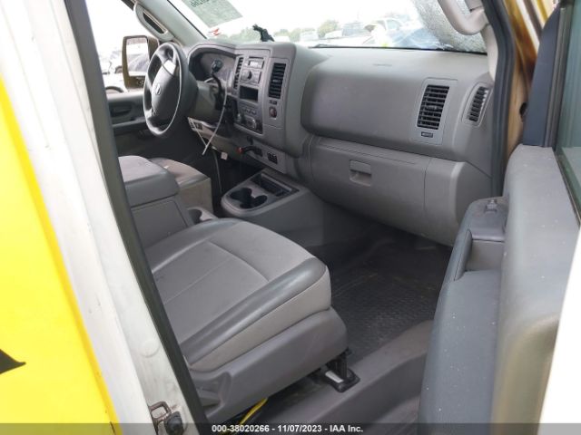 Photo 4 VIN: 1N6AF0LX9DN110773 - NISSAN NV CARGO NV2500 HD 