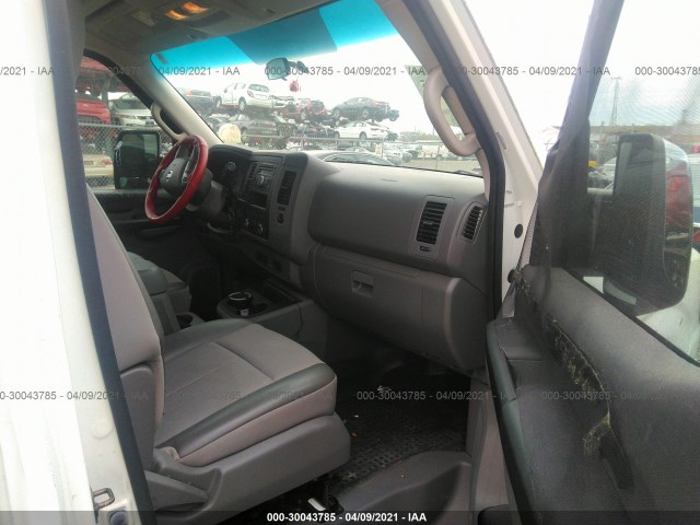 Photo 4 VIN: 1N6AF0LY1FN800092 - NISSAN NV 