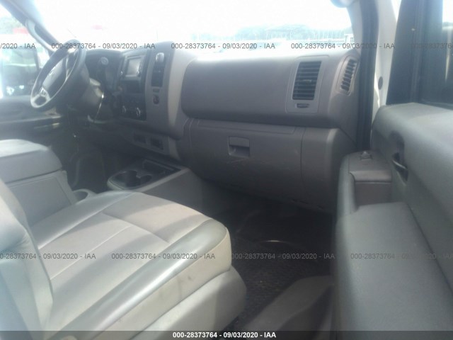 Photo 4 VIN: 1N6AF0LY1FN805454 - NISSAN NV 