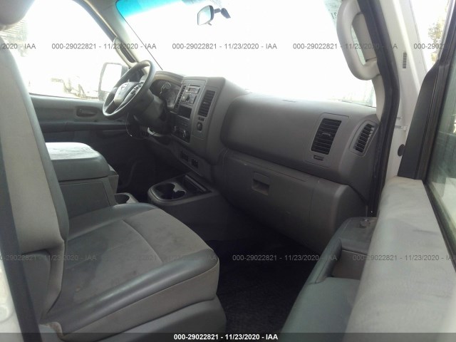 Photo 4 VIN: 1N6AF0LY2DN106556 - NISSAN NV 