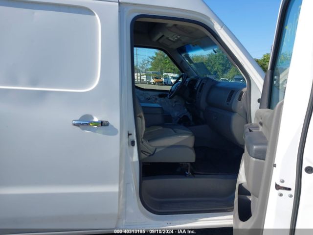 Photo 4 VIN: 1N6AF0LY4HN811154 - NISSAN NV 