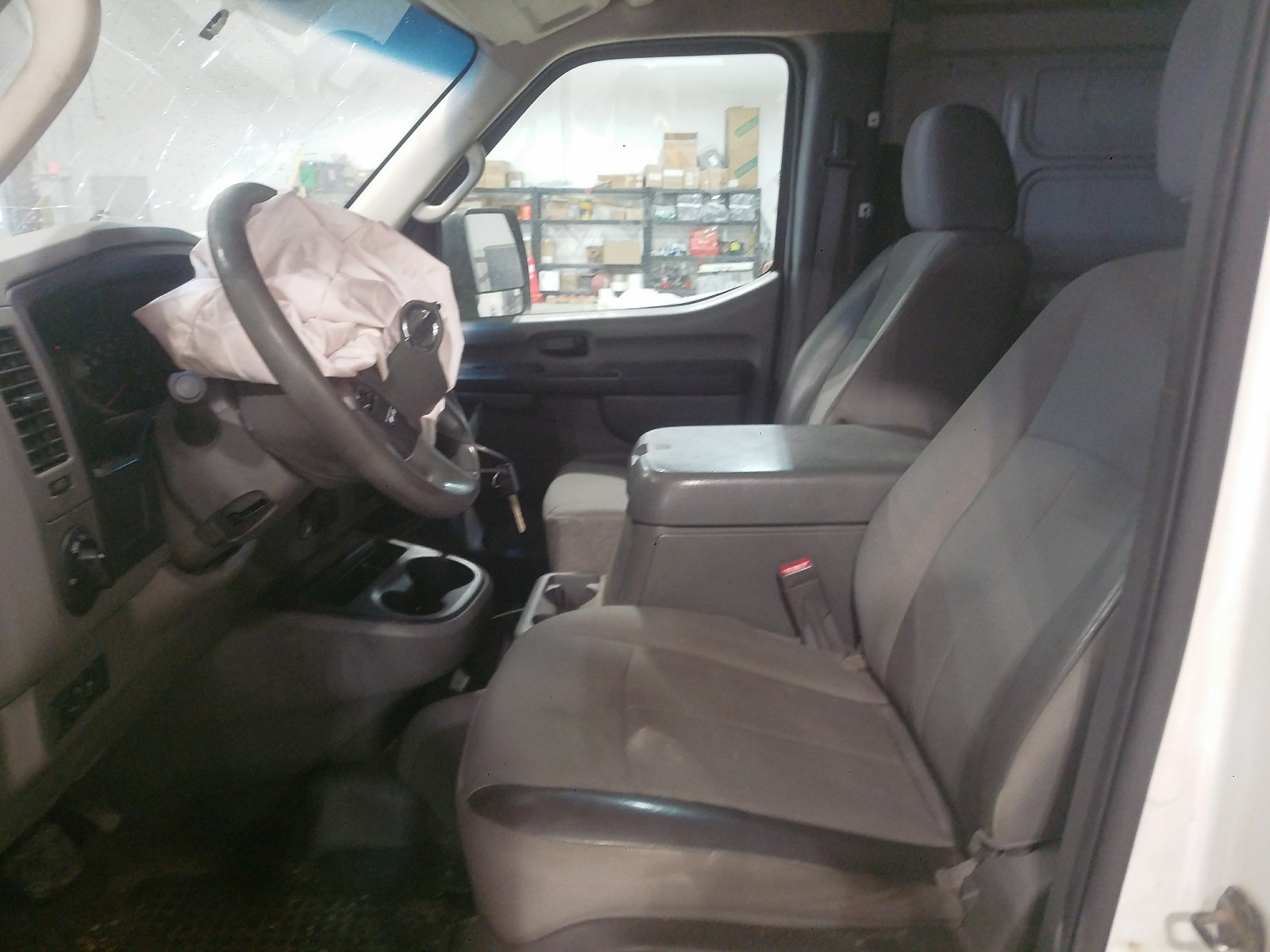 Photo 4 VIN: 1N6AF0LY5CN109191 - NISSAN NV 2500 