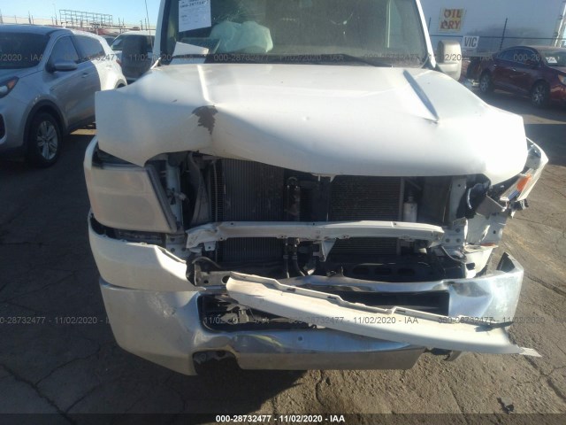 Photo 5 VIN: 1N6AF0LY6DN114434 - NISSAN NV 