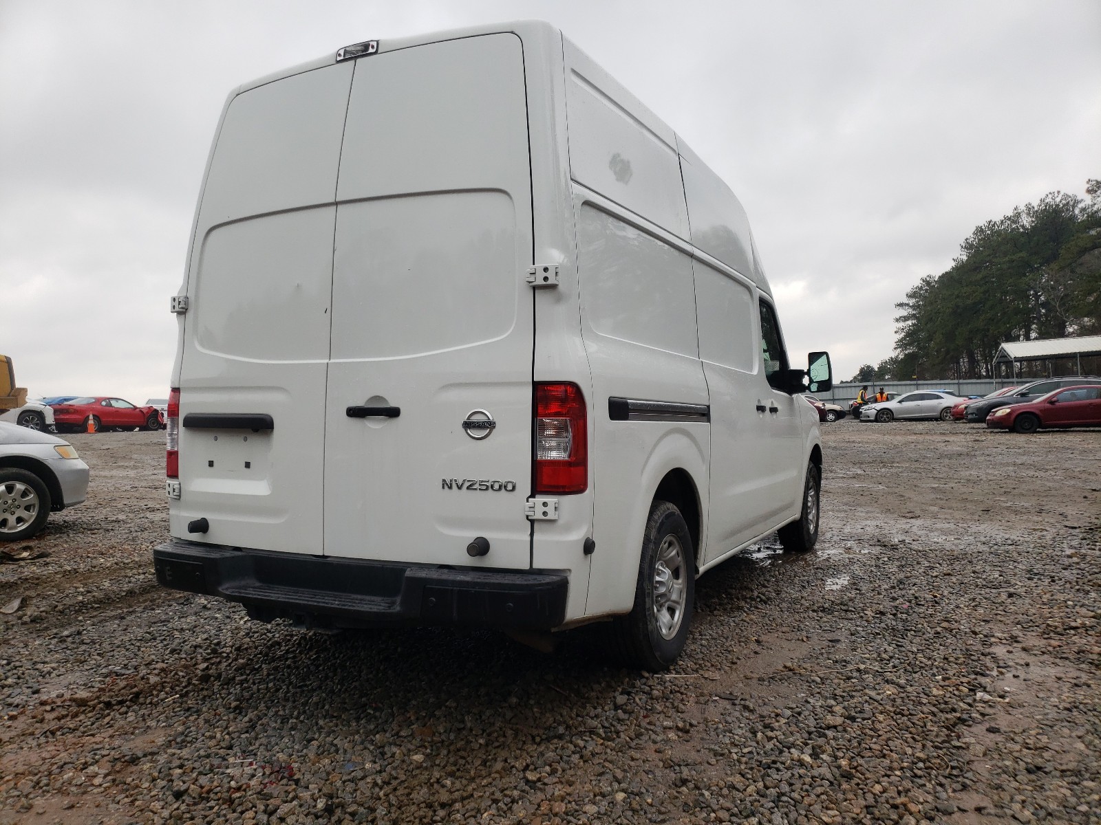 Photo 3 VIN: 1N6AF0LY6KN810689 - NISSAN NV 2500 S 