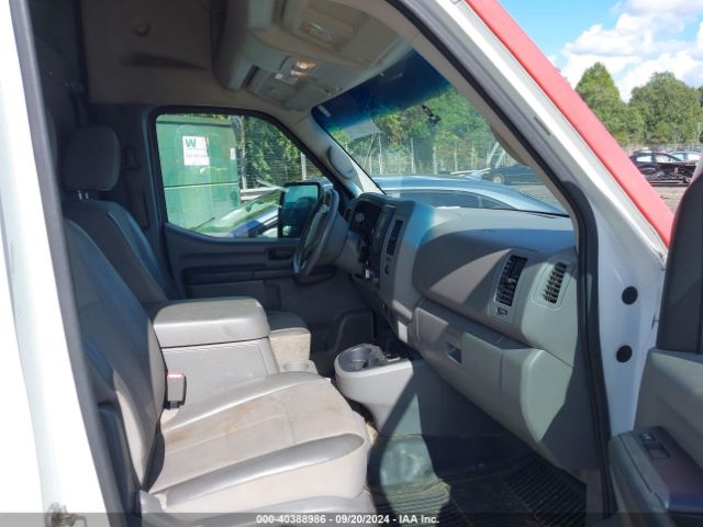 Photo 4 VIN: 1N6AF0LY7JN806634 - NISSAN NV 