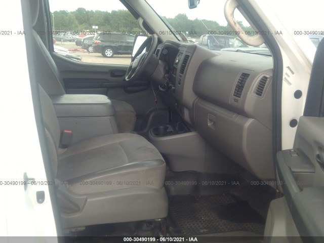 Photo 4 VIN: 1N6AF0LY8CN106012 - NISSAN NV 