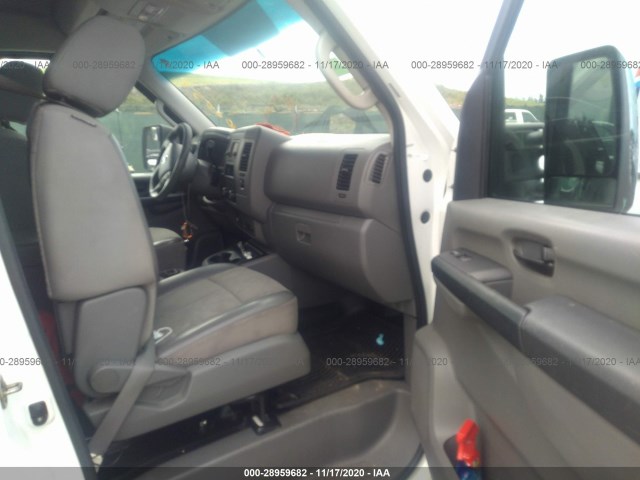 Photo 4 VIN: 1N6AF0LY8DN106559 - NISSAN NV 