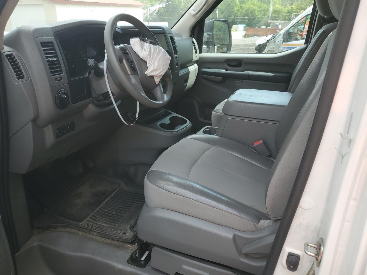 Photo 6 VIN: 1N6AF0LYXLN811152 - NISSAN NV 