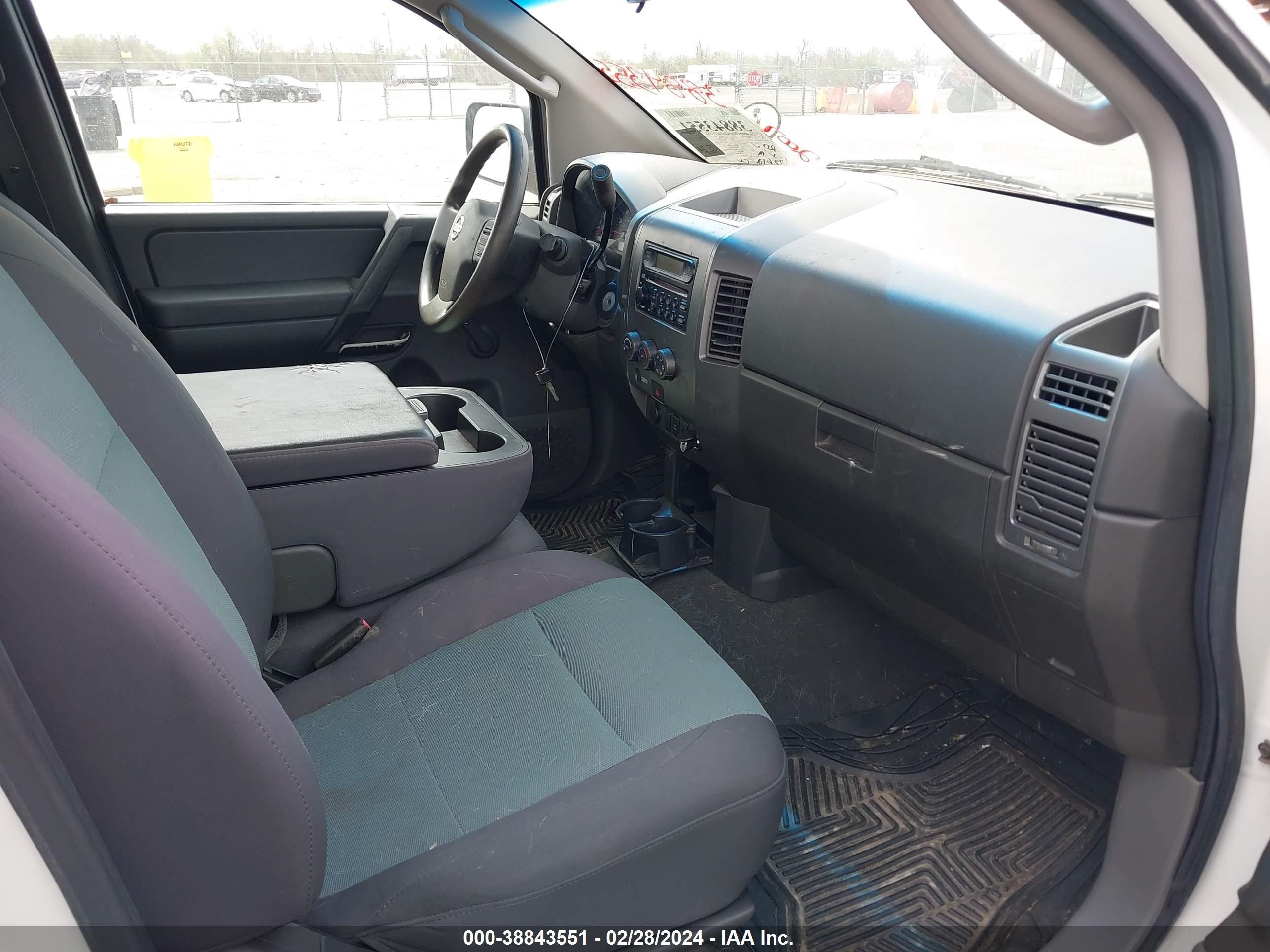 Photo 4 VIN: 1N6BA06A97N235237 - NISSAN TITAN 