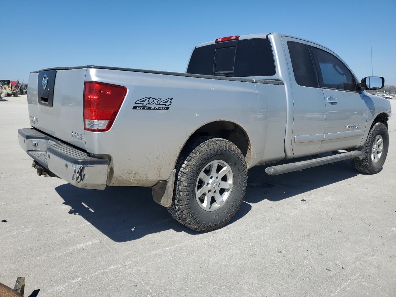 Photo 2 VIN: 1N6BA06B35N577787 - NISSAN TITAN 