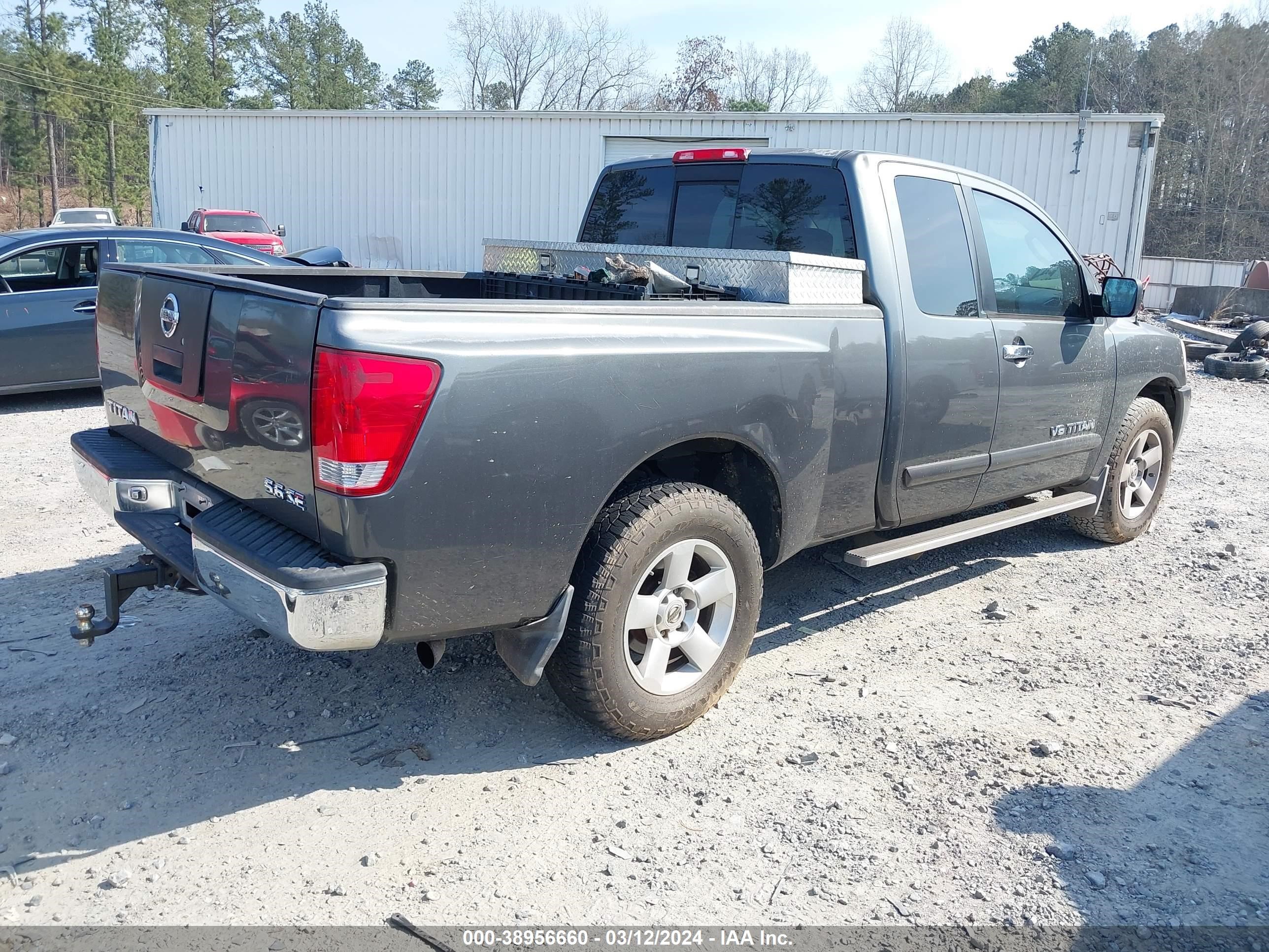 Photo 3 VIN: 1N6BA06B65N565570 - NISSAN TITAN 