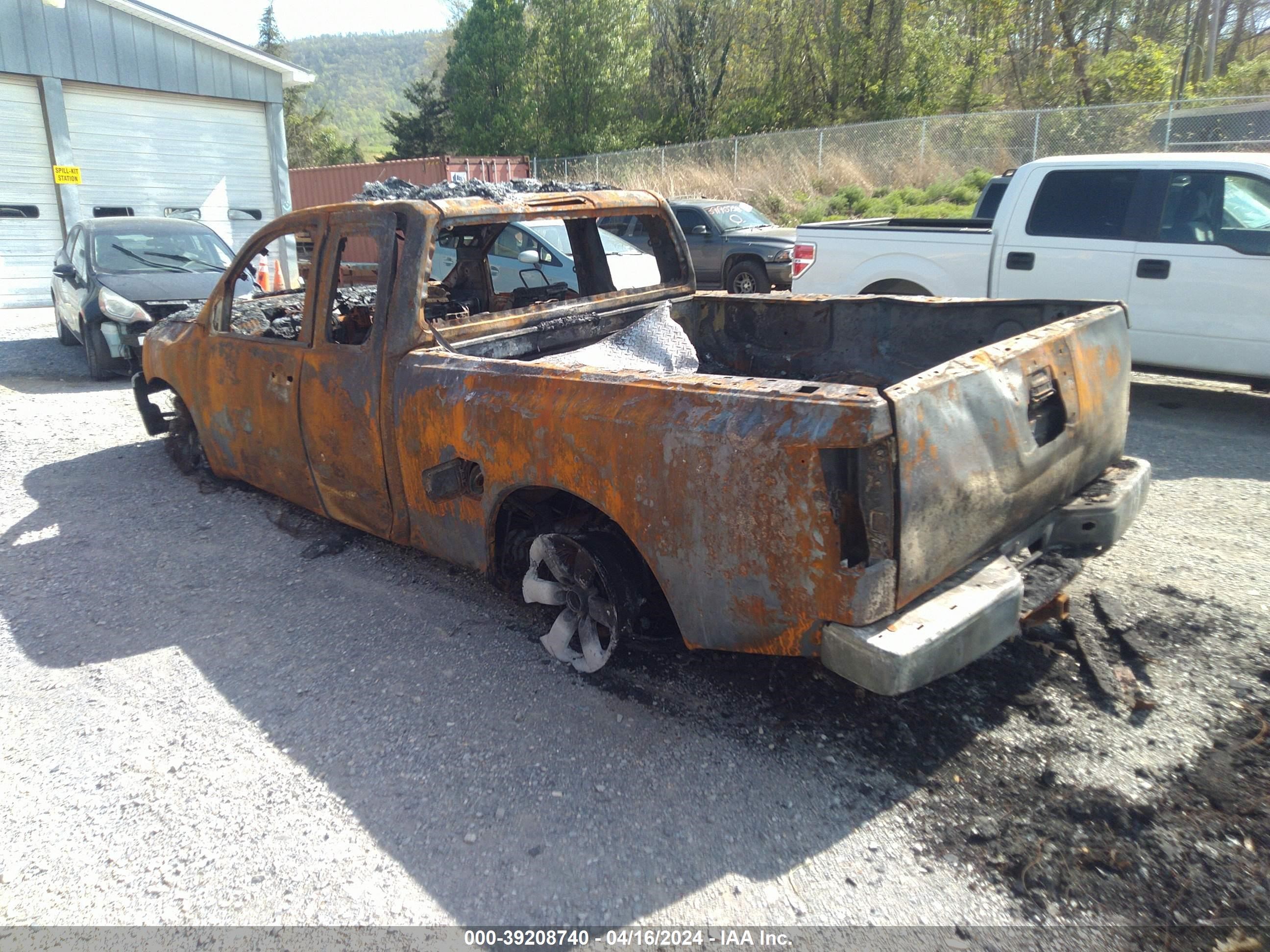 Photo 2 VIN: 1N6BA06C19N310386 - NISSAN TITAN 