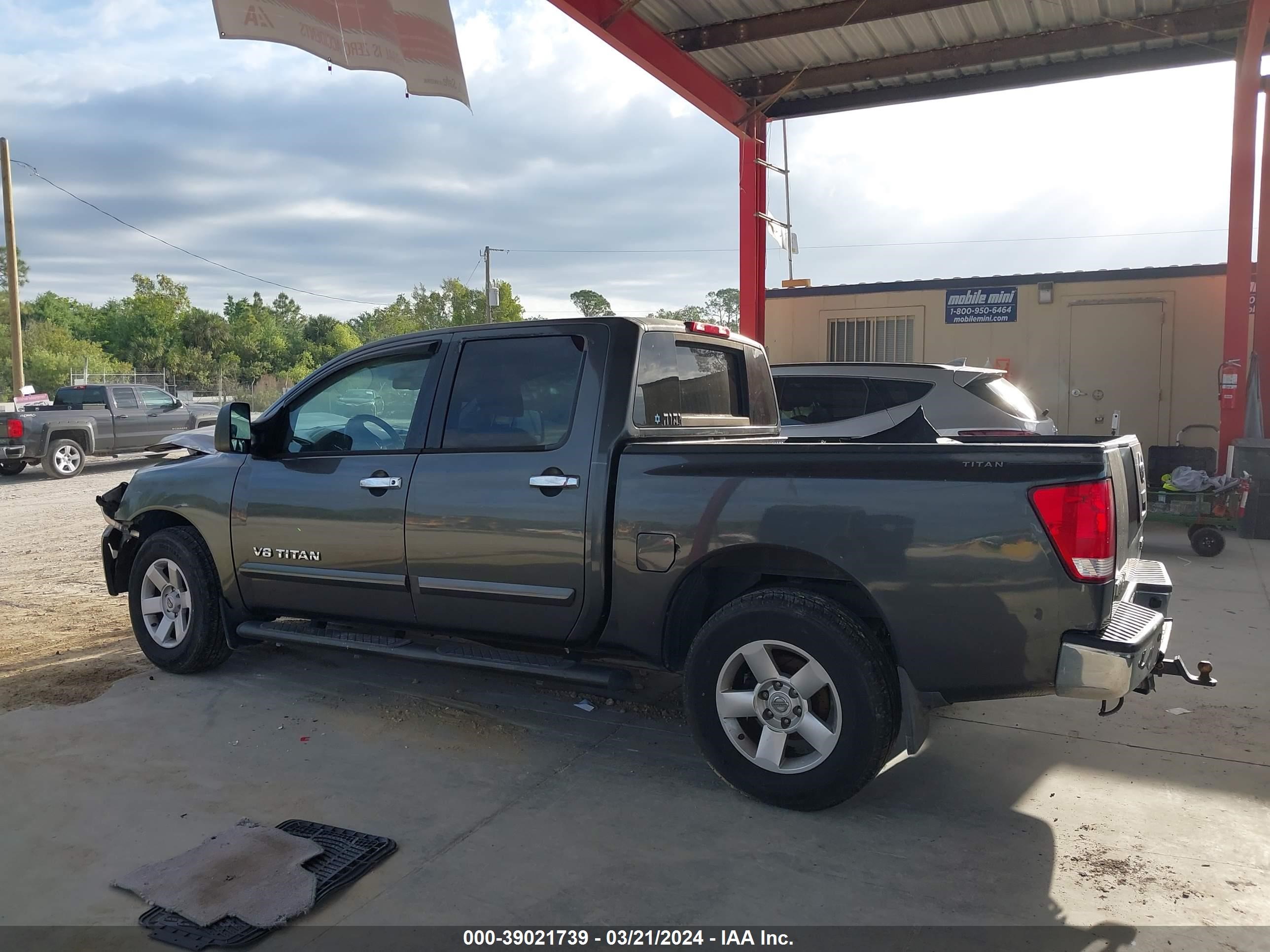 Photo 13 VIN: 1N6BA07A17N210377 - NISSAN TITAN 