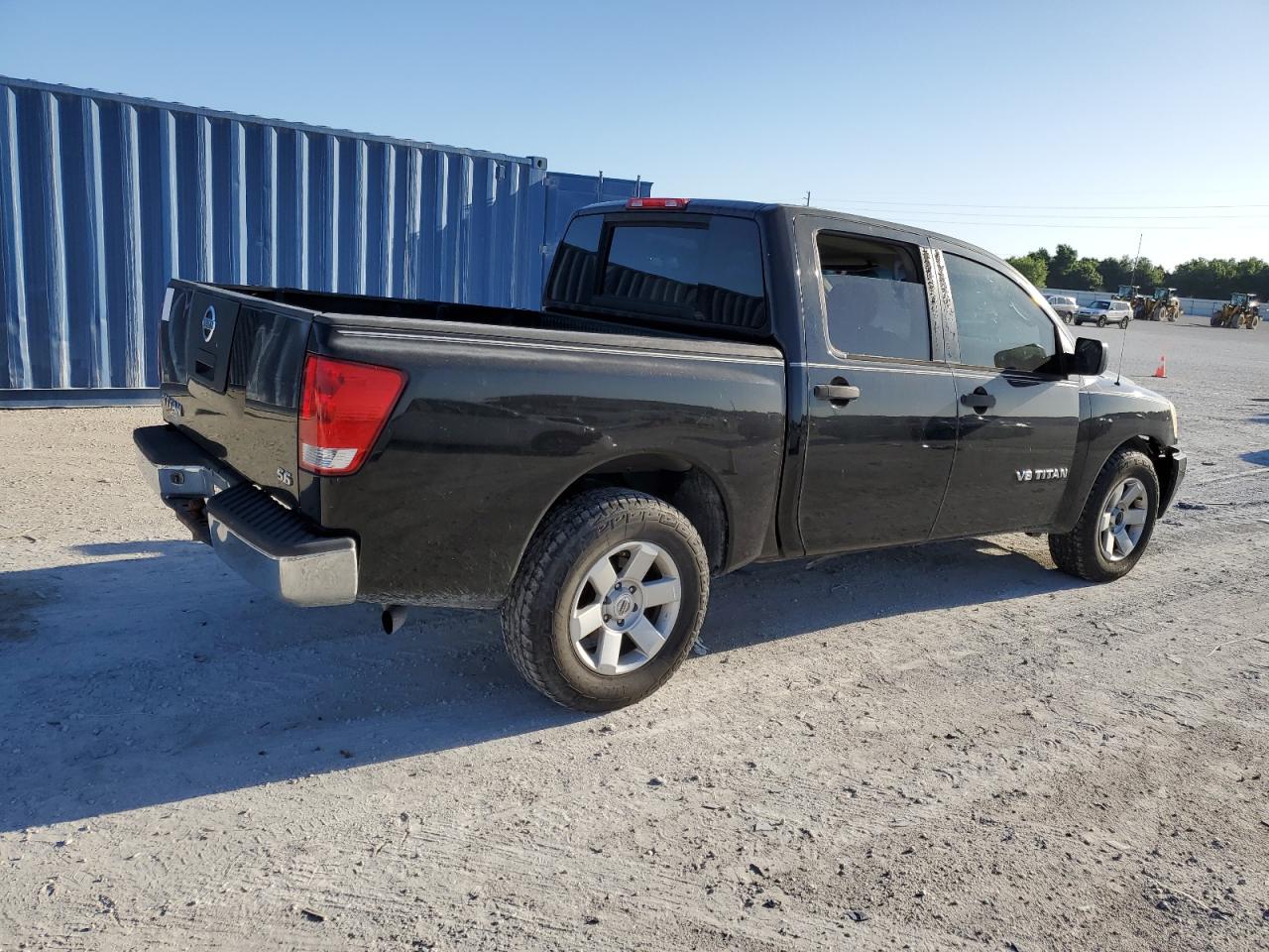 Photo 2 VIN: 1N6BA07A35N518566 - NISSAN TITAN 