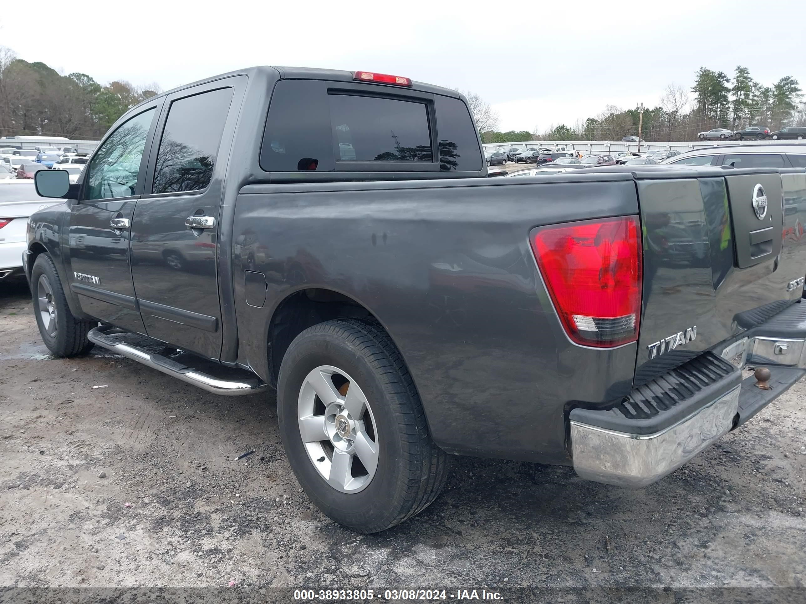 Photo 2 VIN: 1N6BA07A45N521797 - NISSAN TITAN 