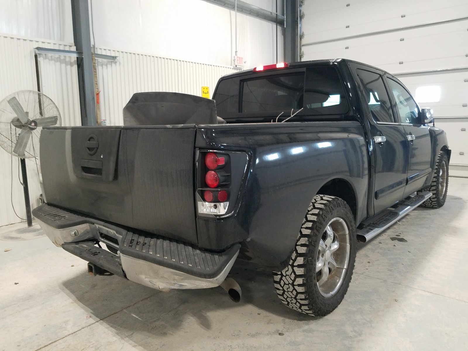 Photo 3 VIN: 1N6BA07A96N565215 - NISSAN TITAN XE 