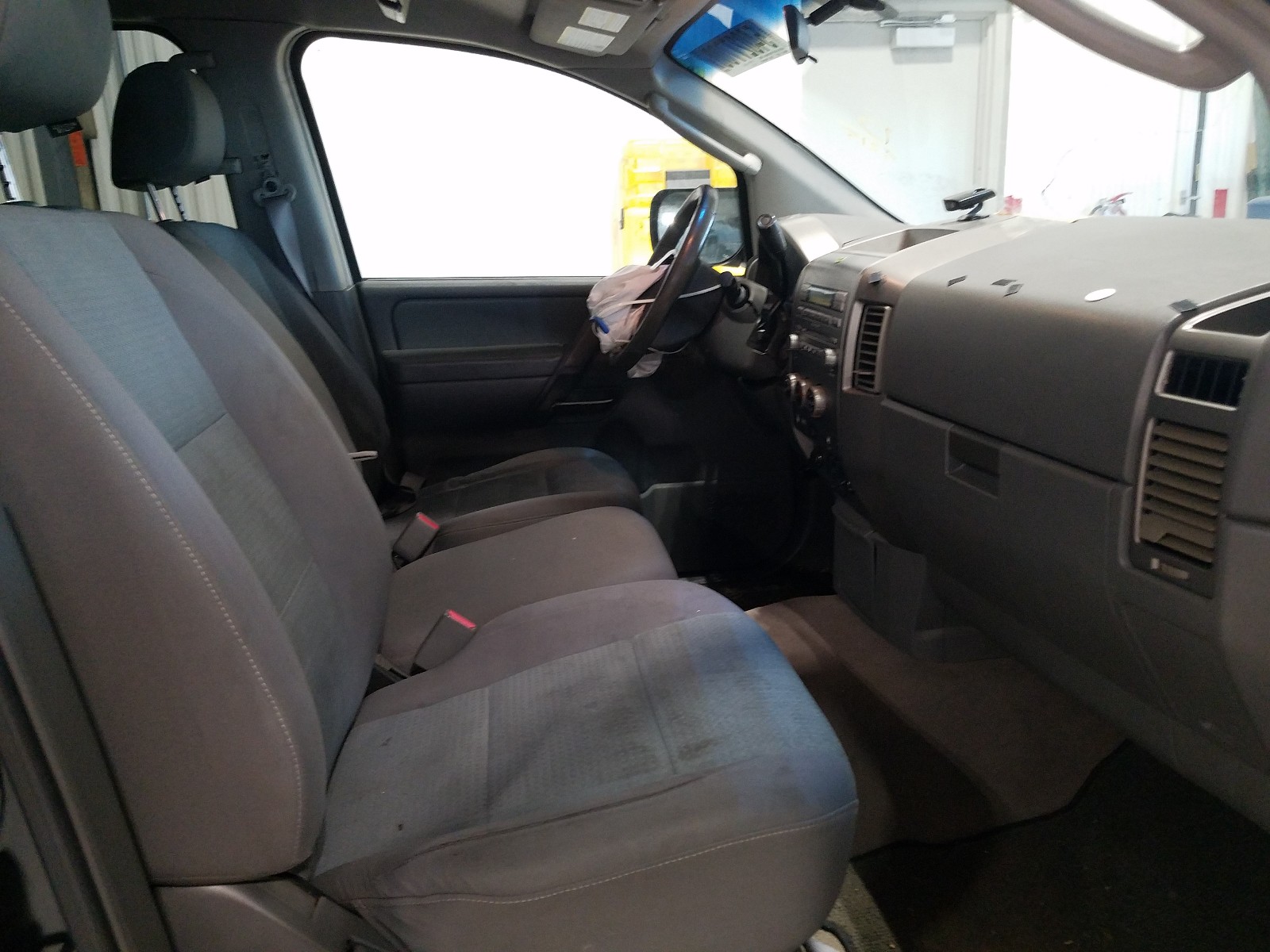 Photo 4 VIN: 1N6BA07A96N565215 - NISSAN TITAN XE 