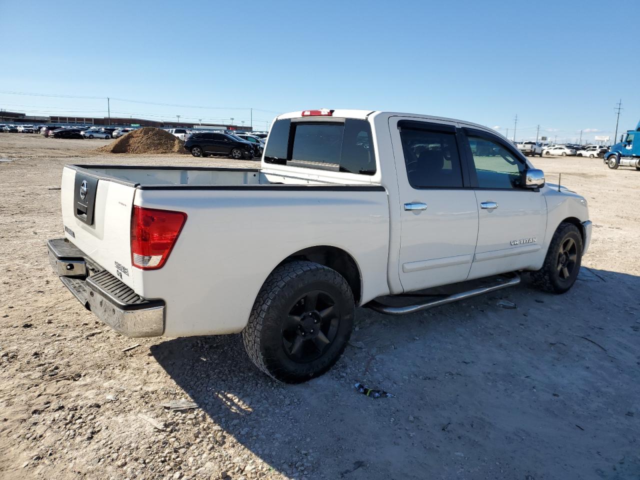 Photo 2 VIN: 1N6BA07AX5N570258 - NISSAN TITAN 