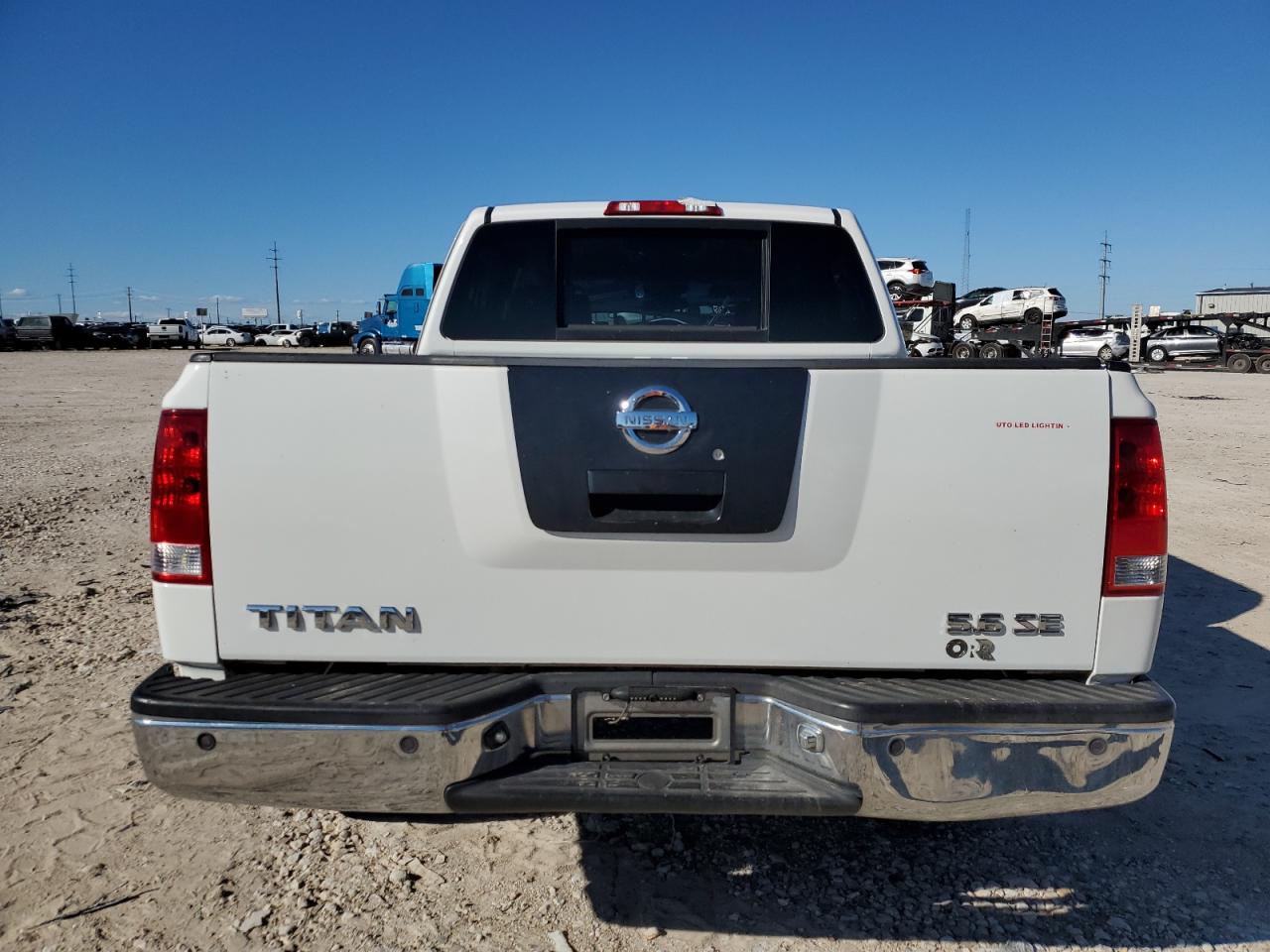 Photo 5 VIN: 1N6BA07AX5N570258 - NISSAN TITAN 