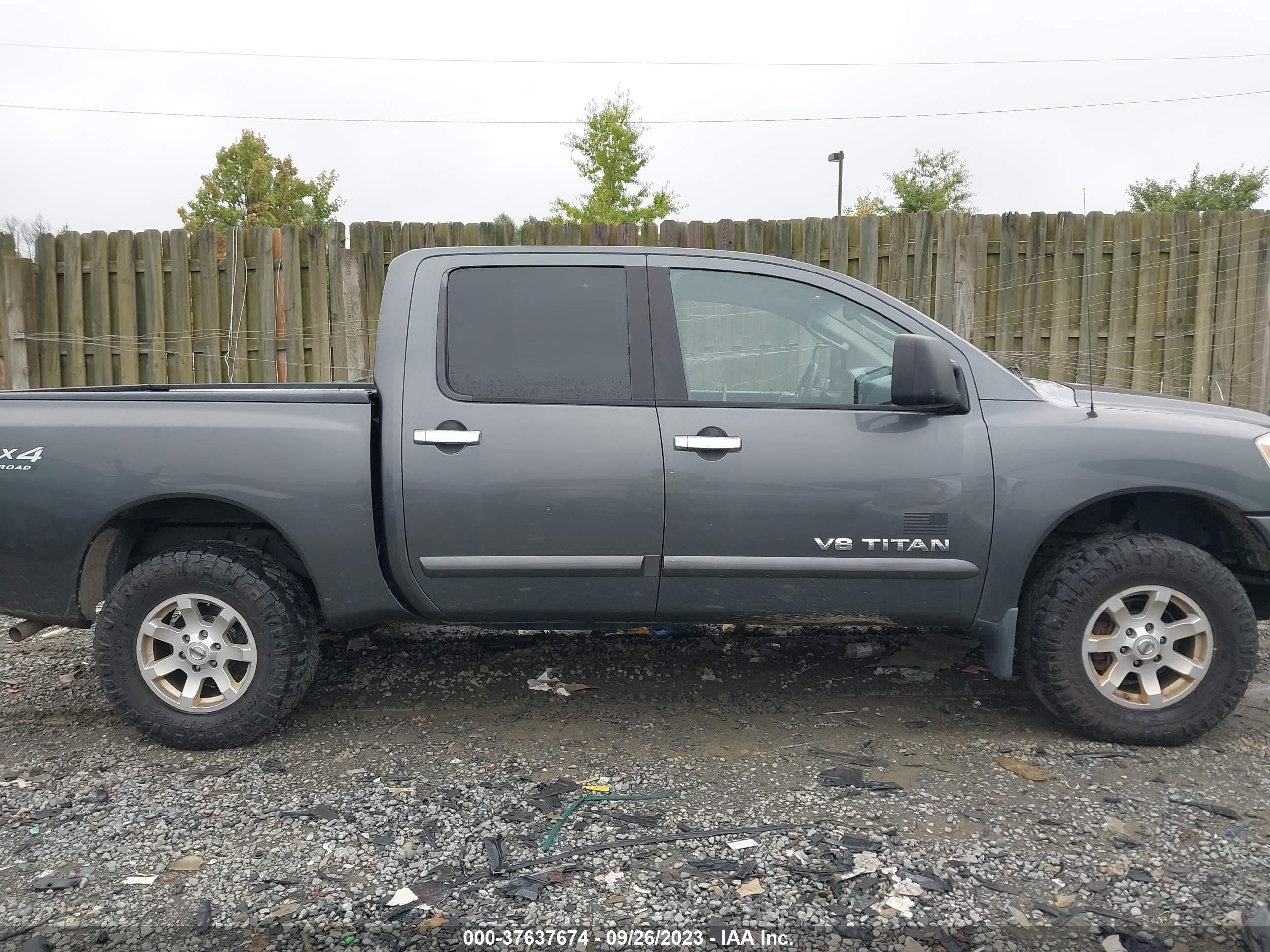 Photo 12 VIN: 1N6BA07B57N237204 - NISSAN TITAN 