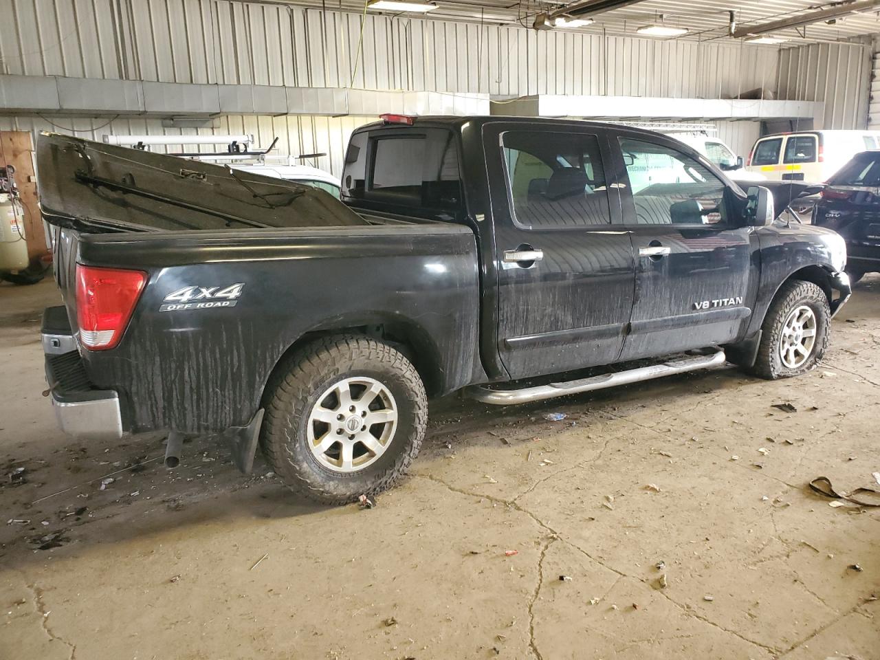 Photo 2 VIN: 1N6BA07B85N577671 - NISSAN TITAN 