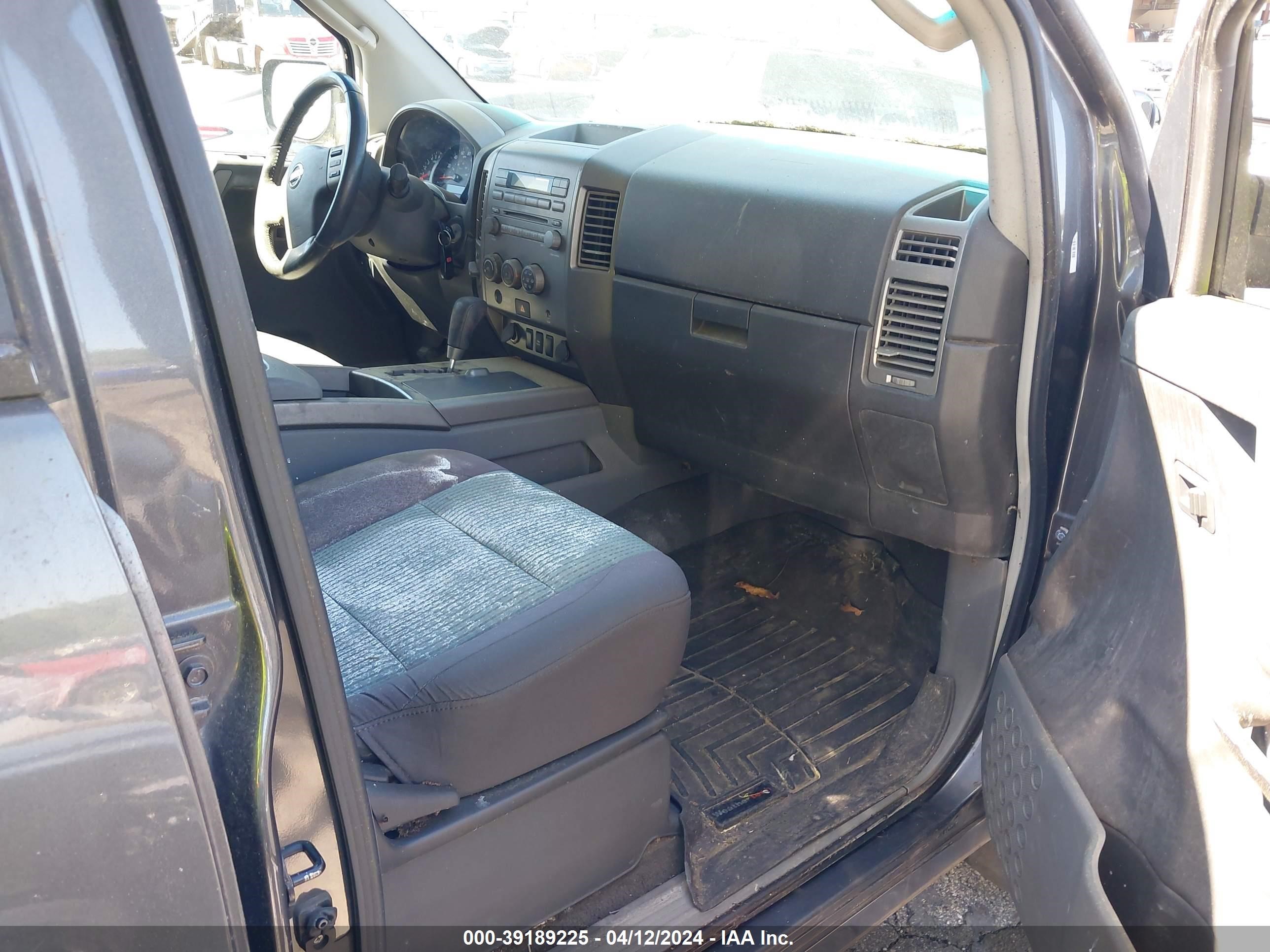 Photo 4 VIN: 1N6BA07B95N577629 - NISSAN TITAN 