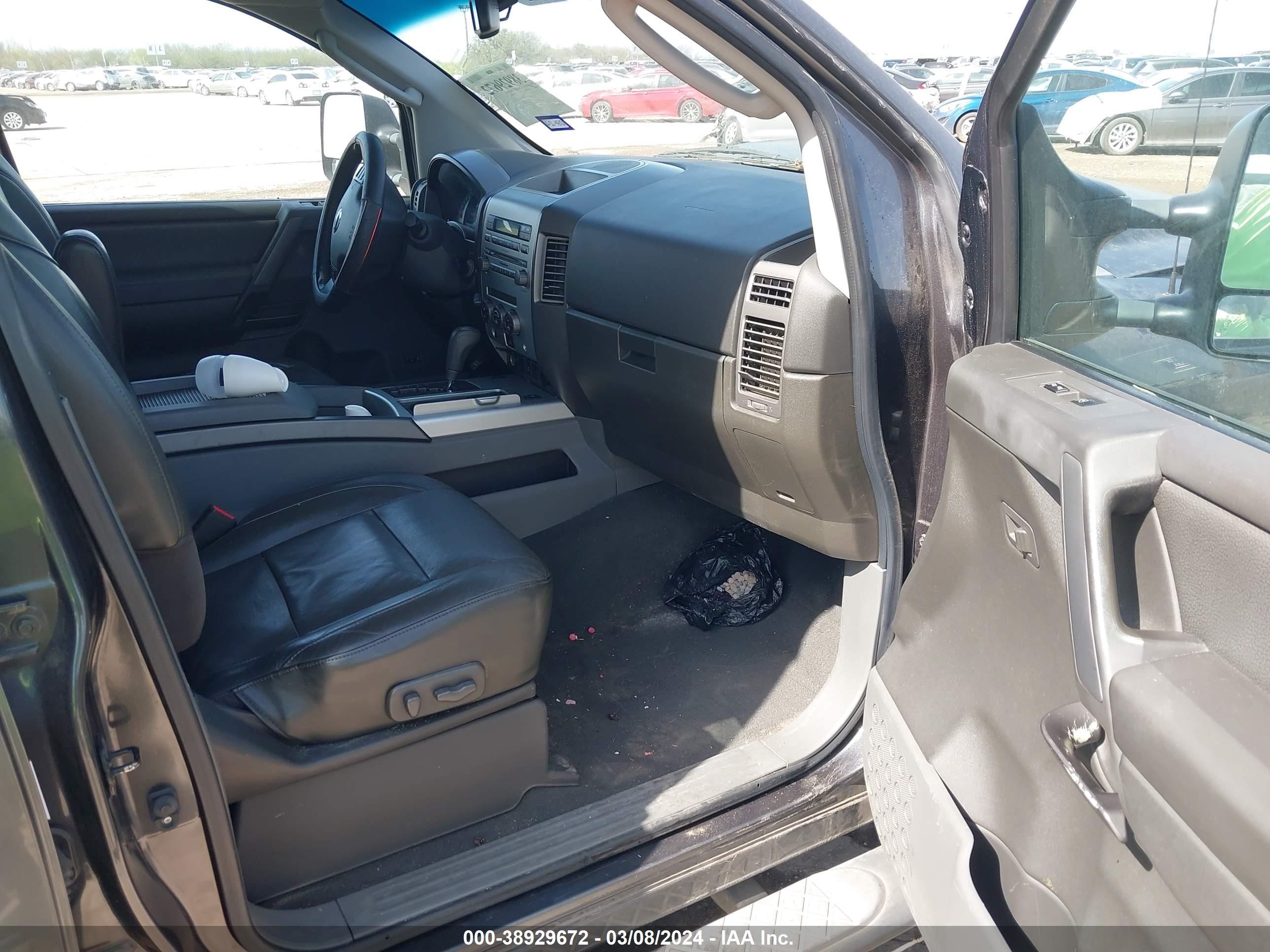 Photo 4 VIN: 1N6BA07B97N227033 - NISSAN TITAN 