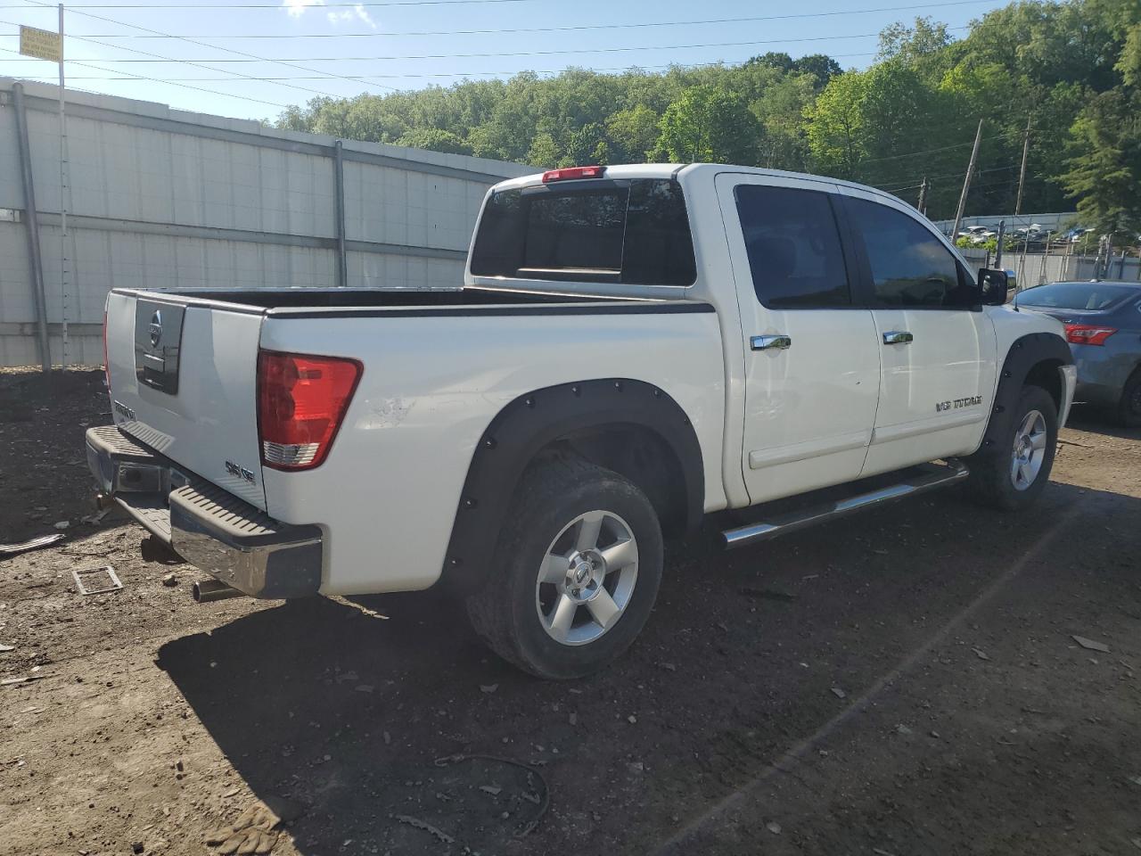 Photo 2 VIN: 1N6BA07BX6N546665 - NISSAN TITAN 