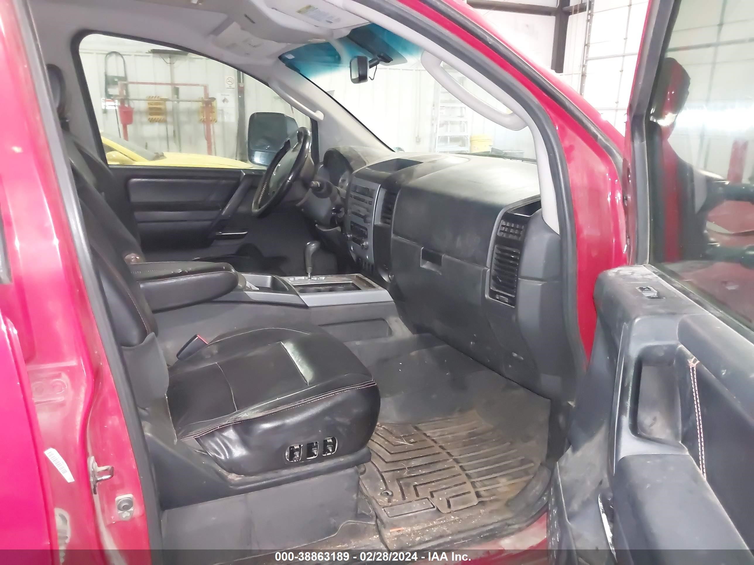 Photo 4 VIN: 1N6BA07CX9N314077 - NISSAN TITAN 