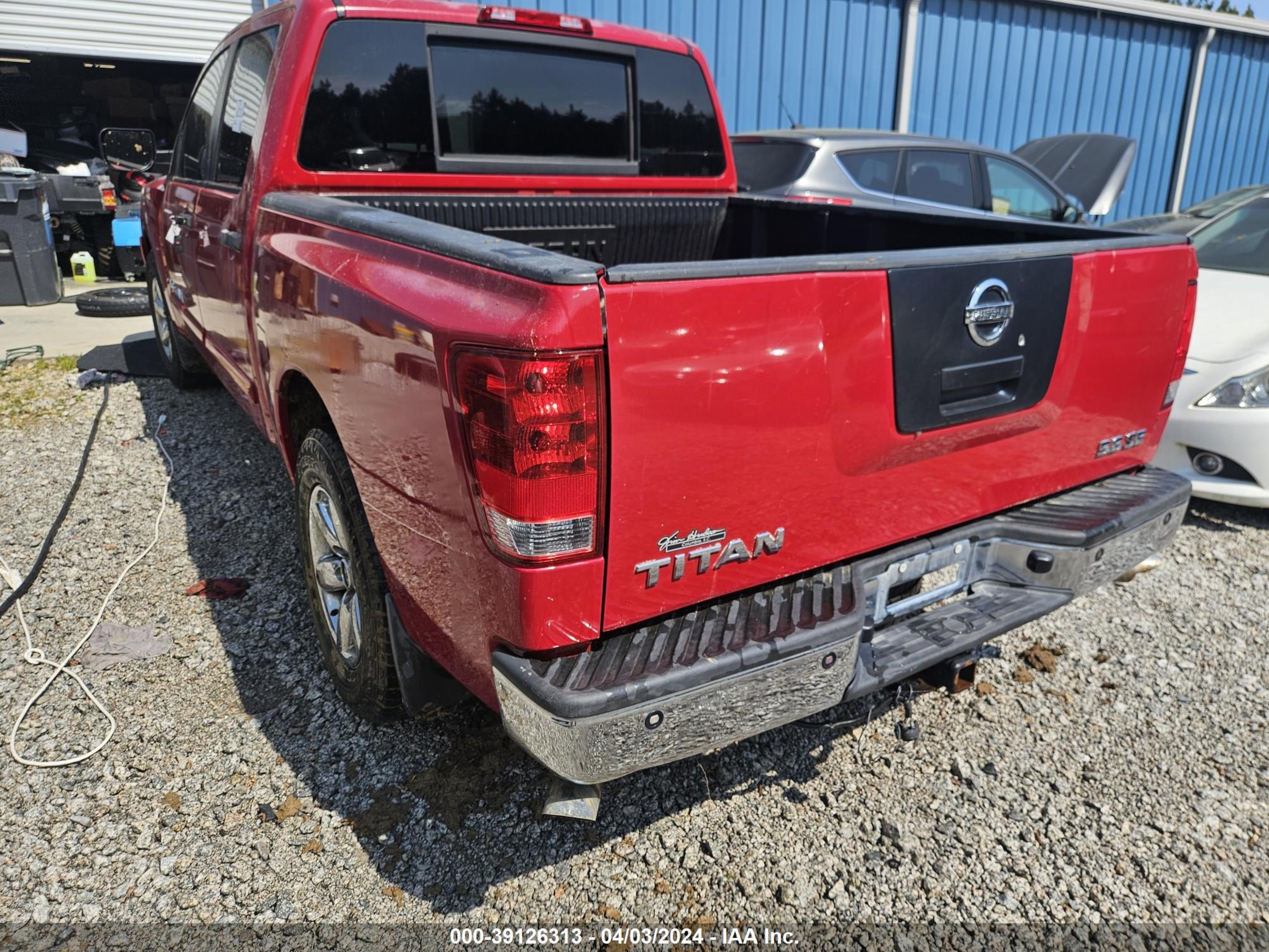 Photo 2 VIN: 1N6BA07D48N313272 - NISSAN TITAN 