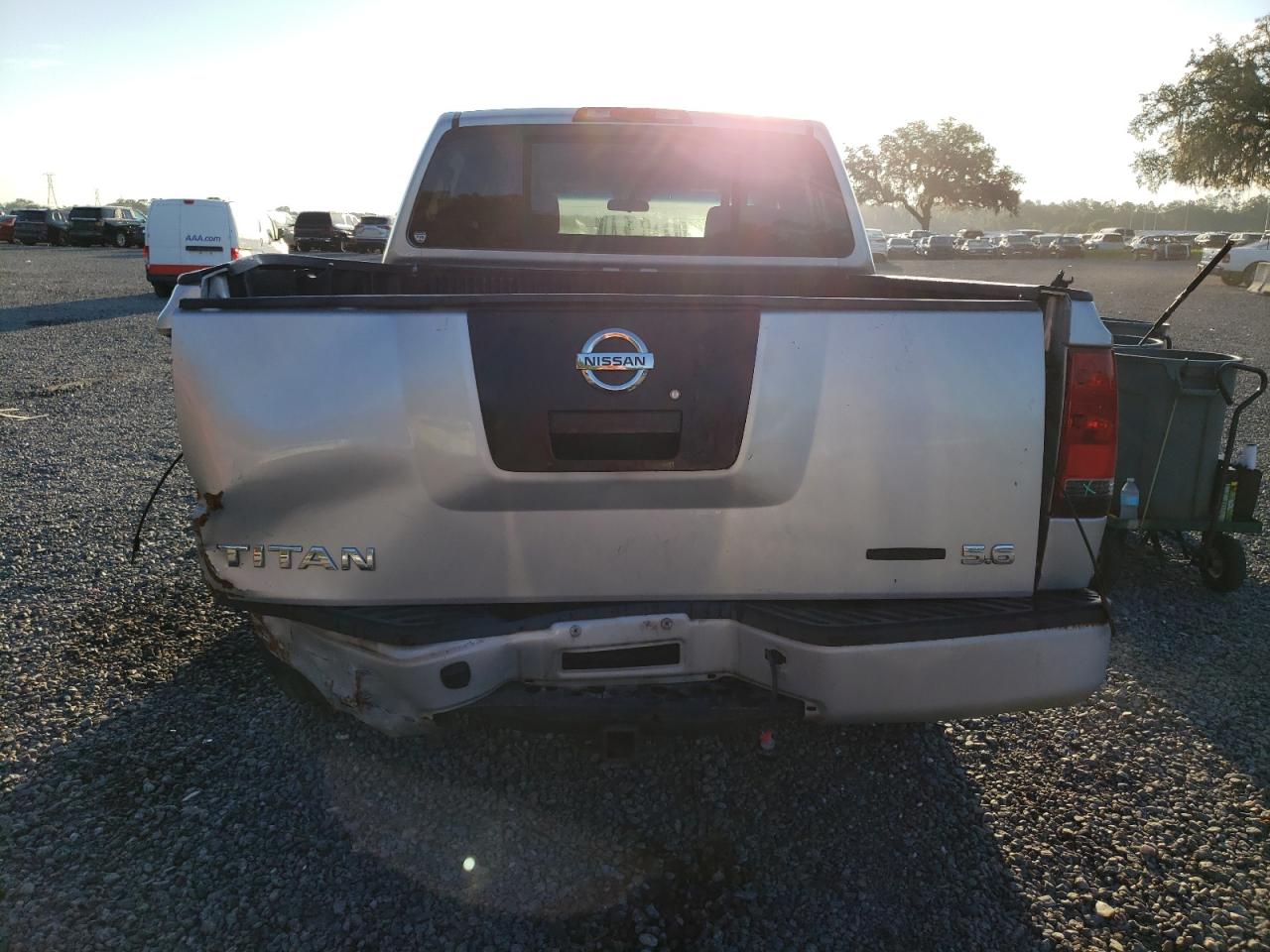 Photo 5 VIN: 1N6BA07D68N320370 - NISSAN TITAN 