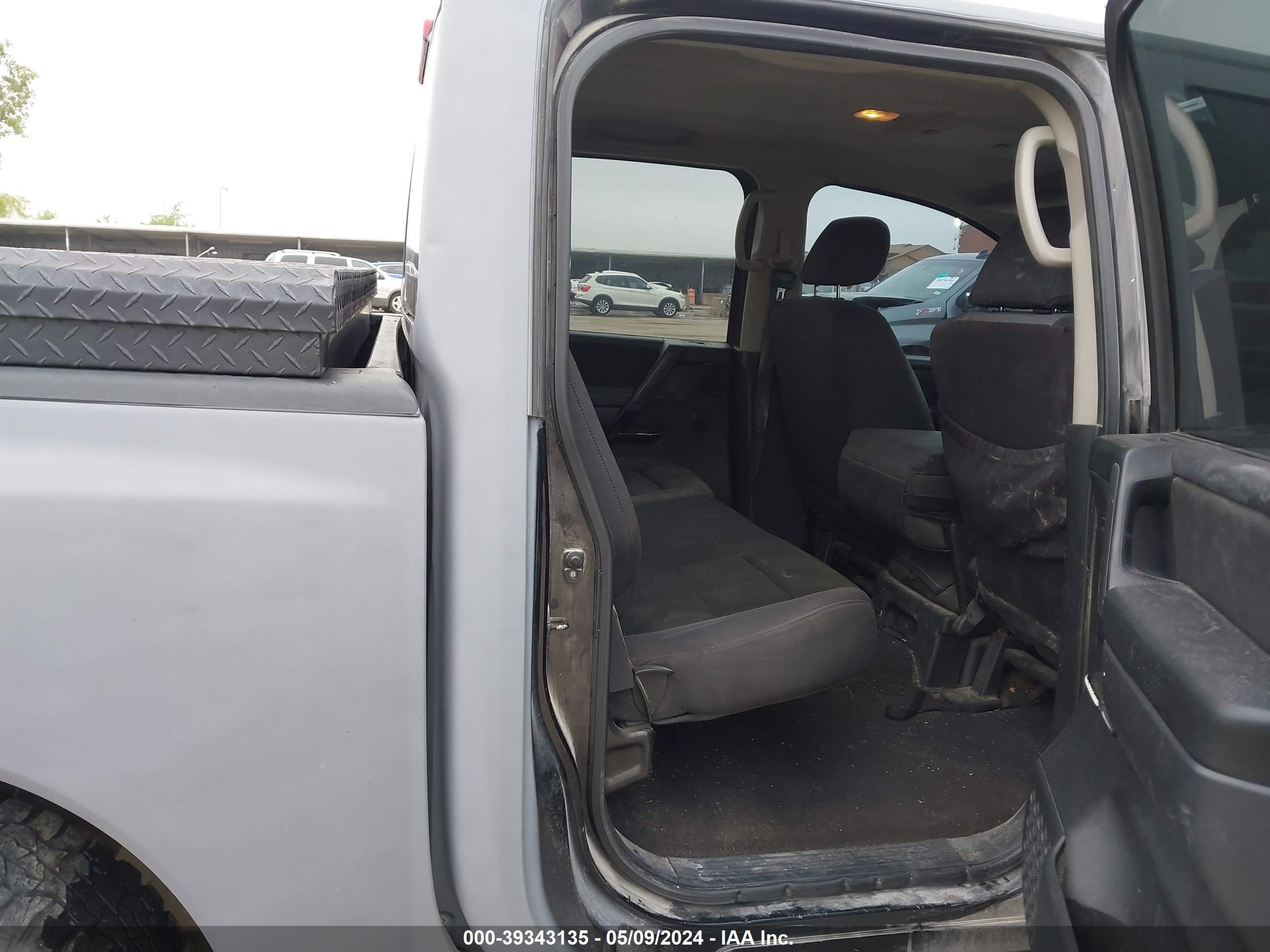 Photo 7 VIN: 1N6BA07D98N315387 - NISSAN TITAN 