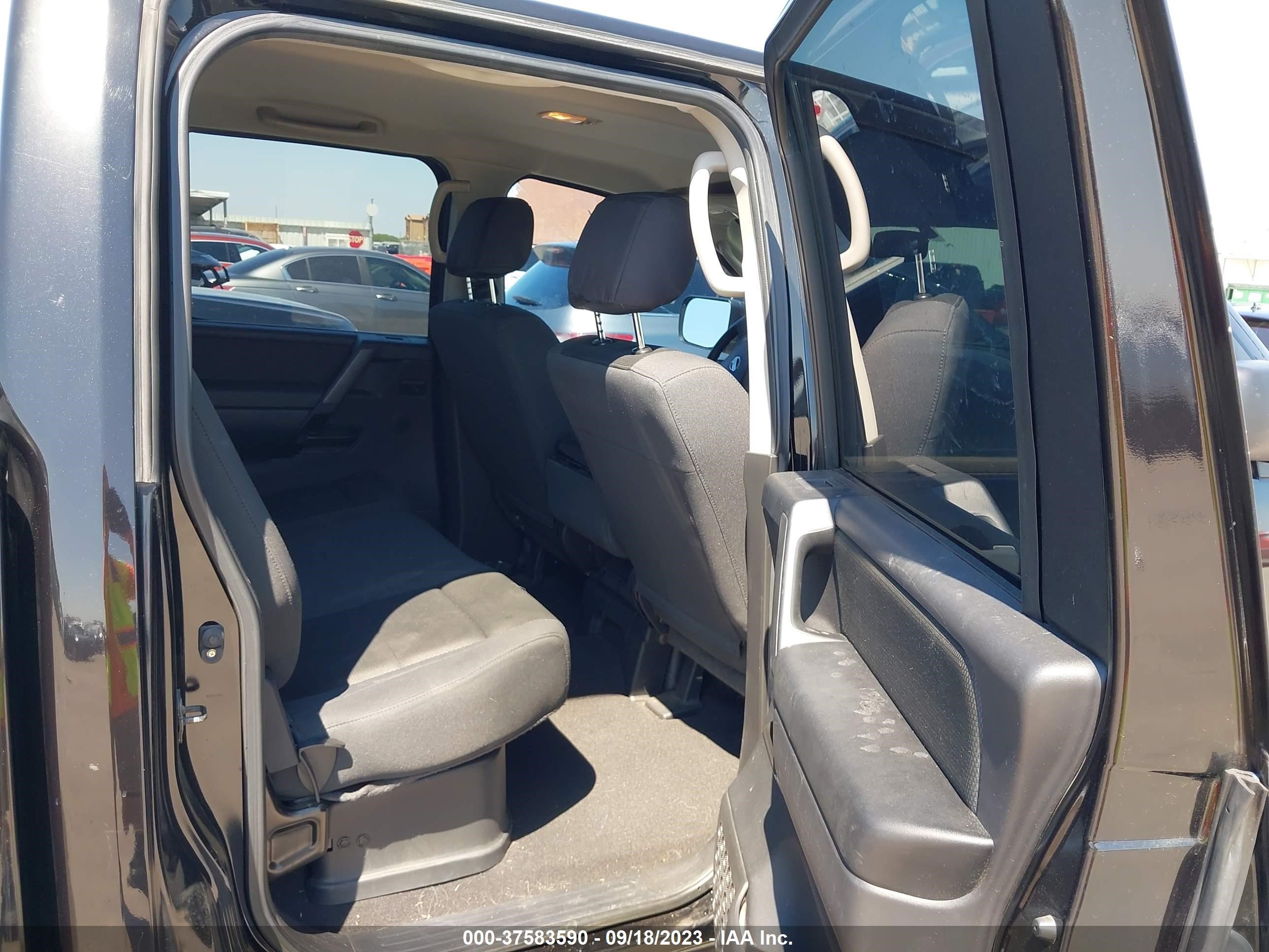 Photo 7 VIN: 1N6BA07D98N350589 - NISSAN TITAN 