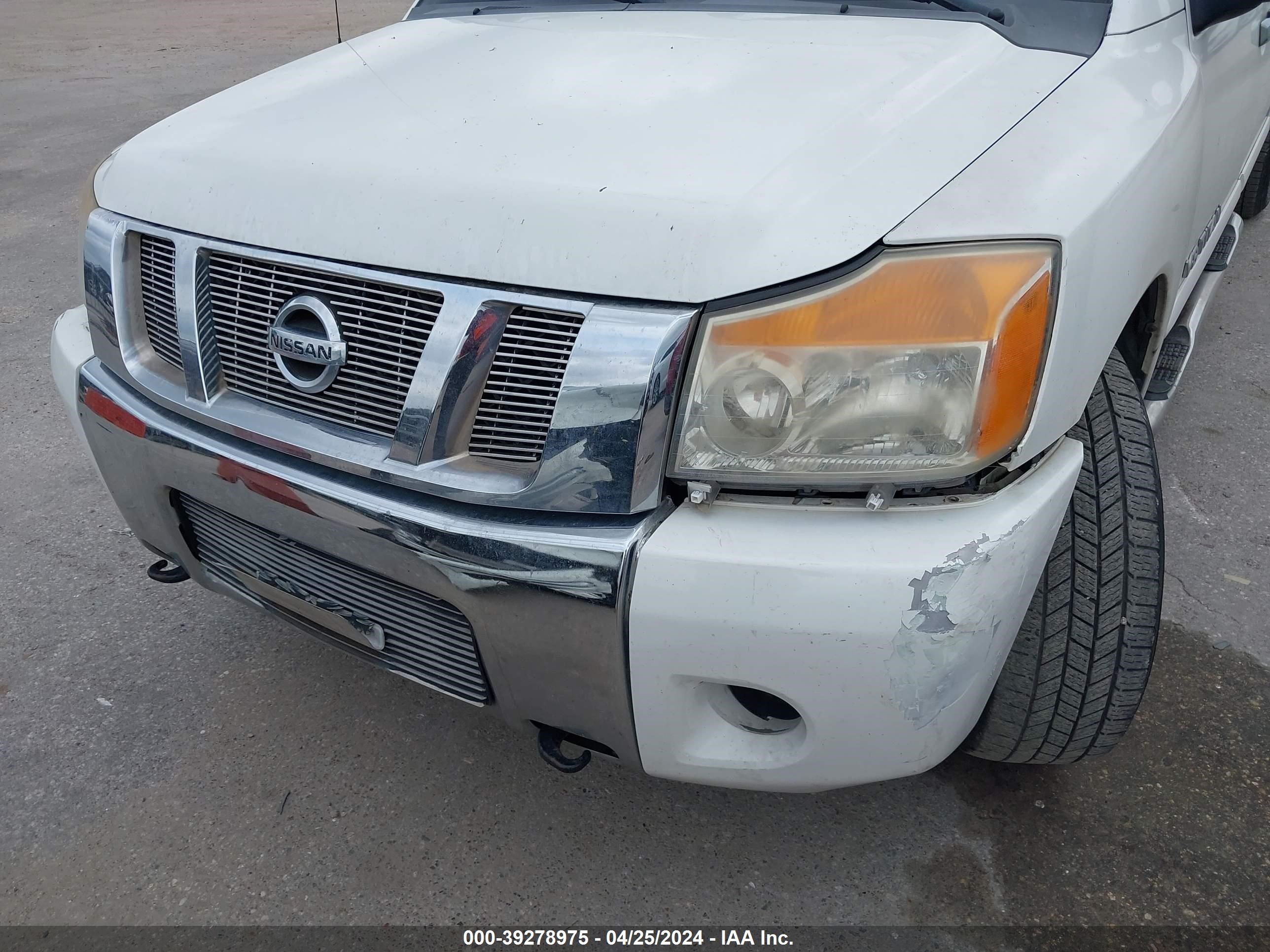 Photo 5 VIN: 1N6BA07G18N310338 - NISSAN TITAN 