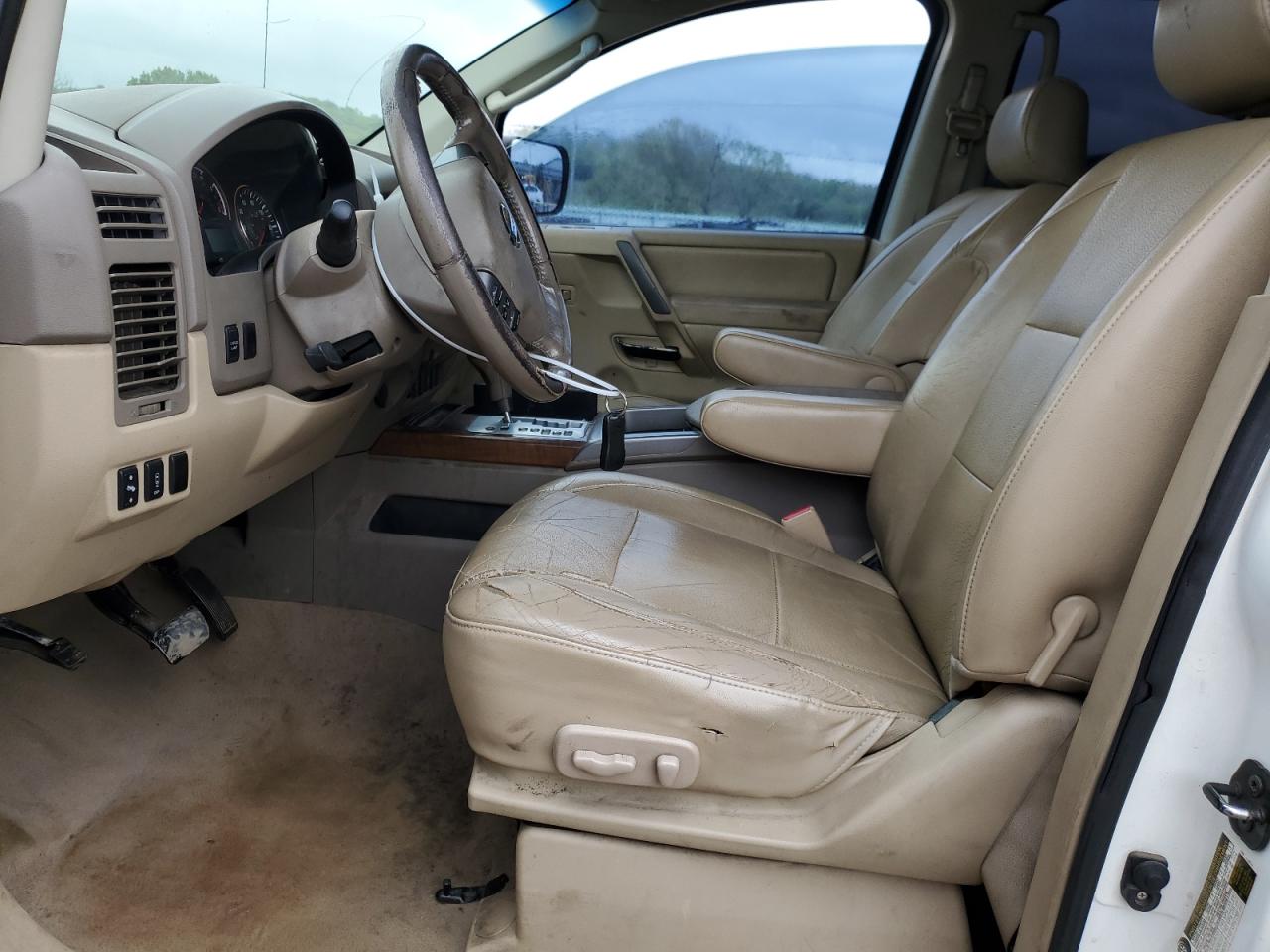 Photo 6 VIN: 1N6BA07G98N310877 - NISSAN TITAN 