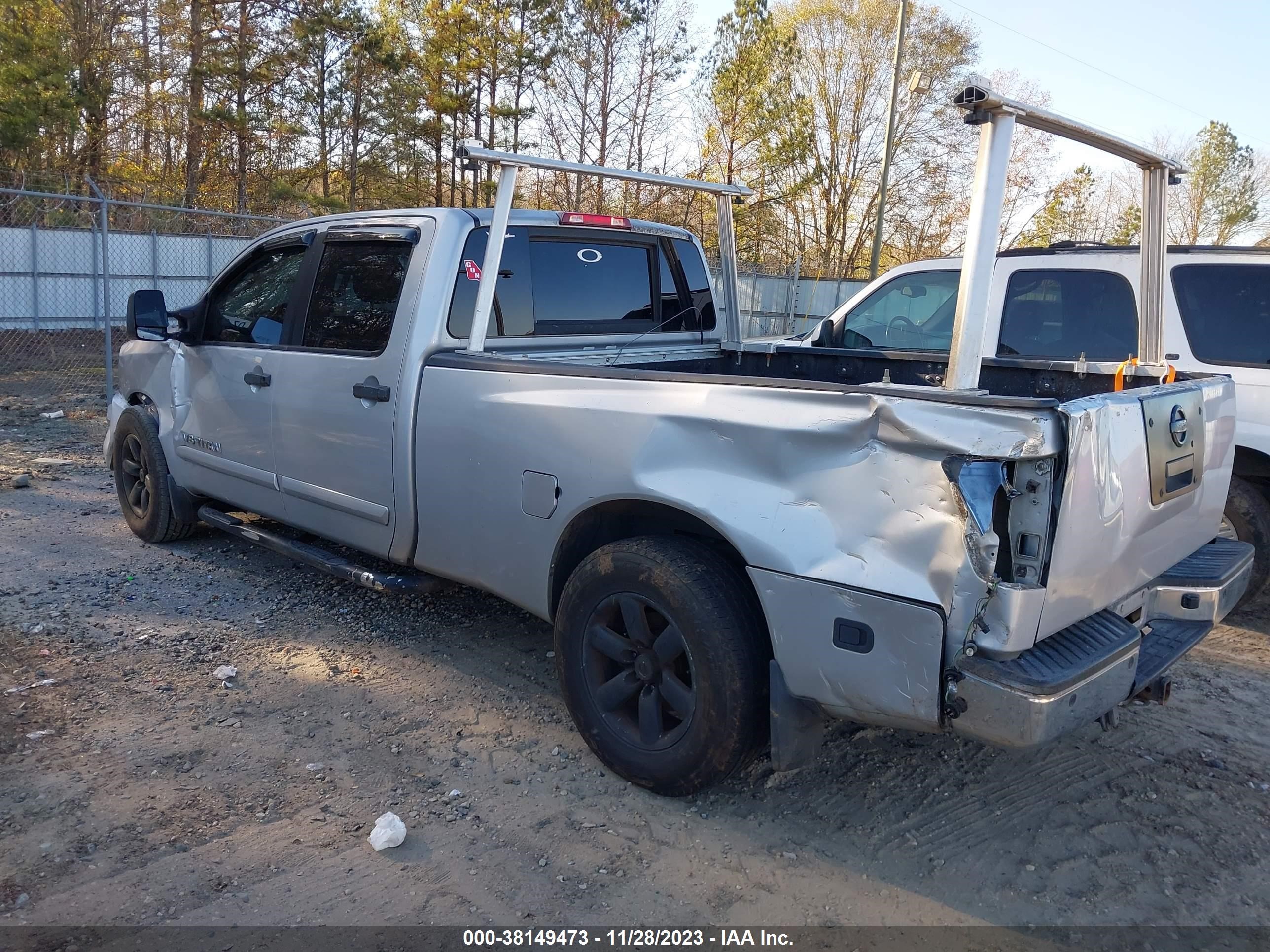 Photo 2 VIN: 1N6BA07G98N333169 - NISSAN TITAN 