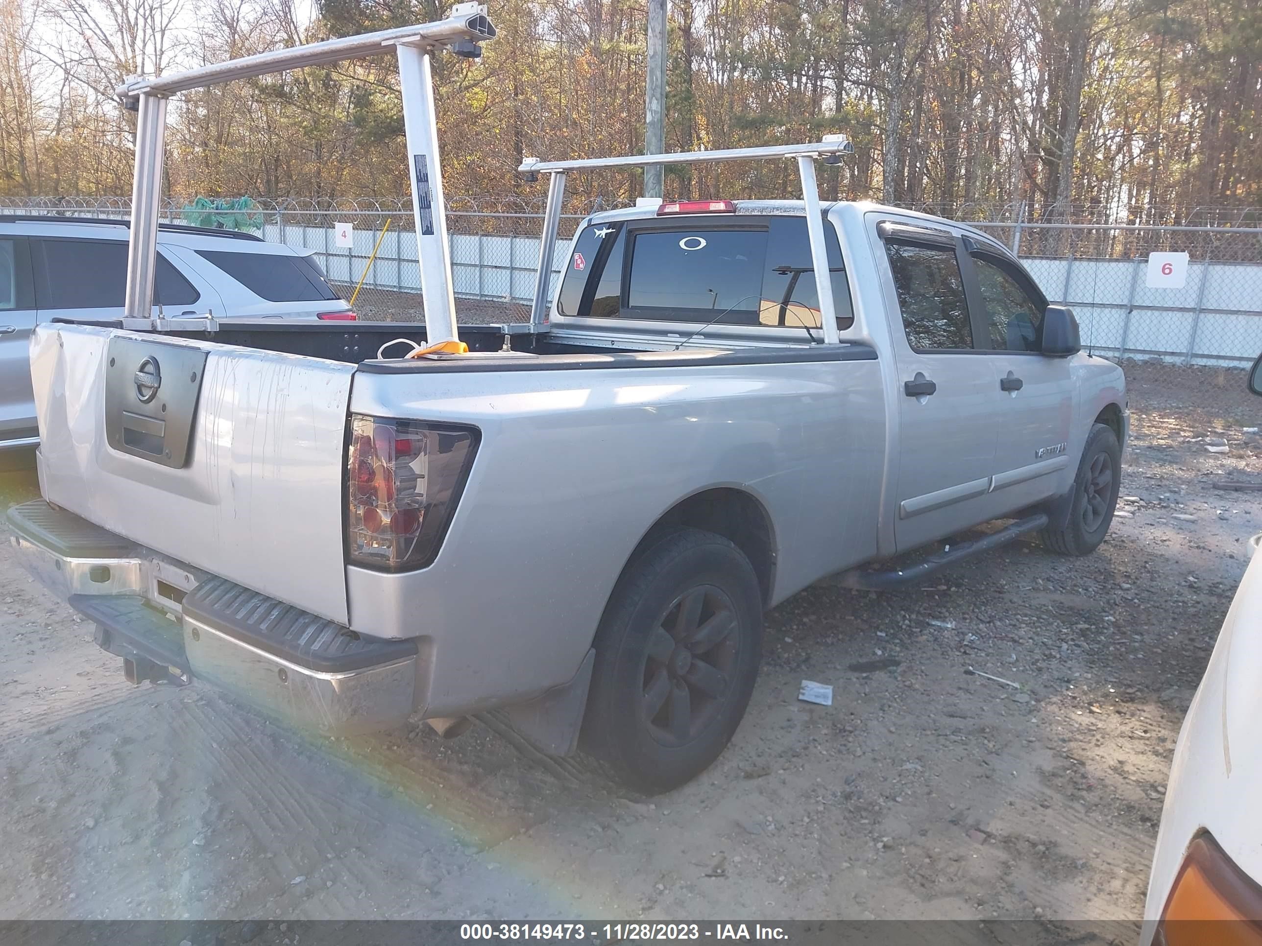 Photo 3 VIN: 1N6BA07G98N333169 - NISSAN TITAN 