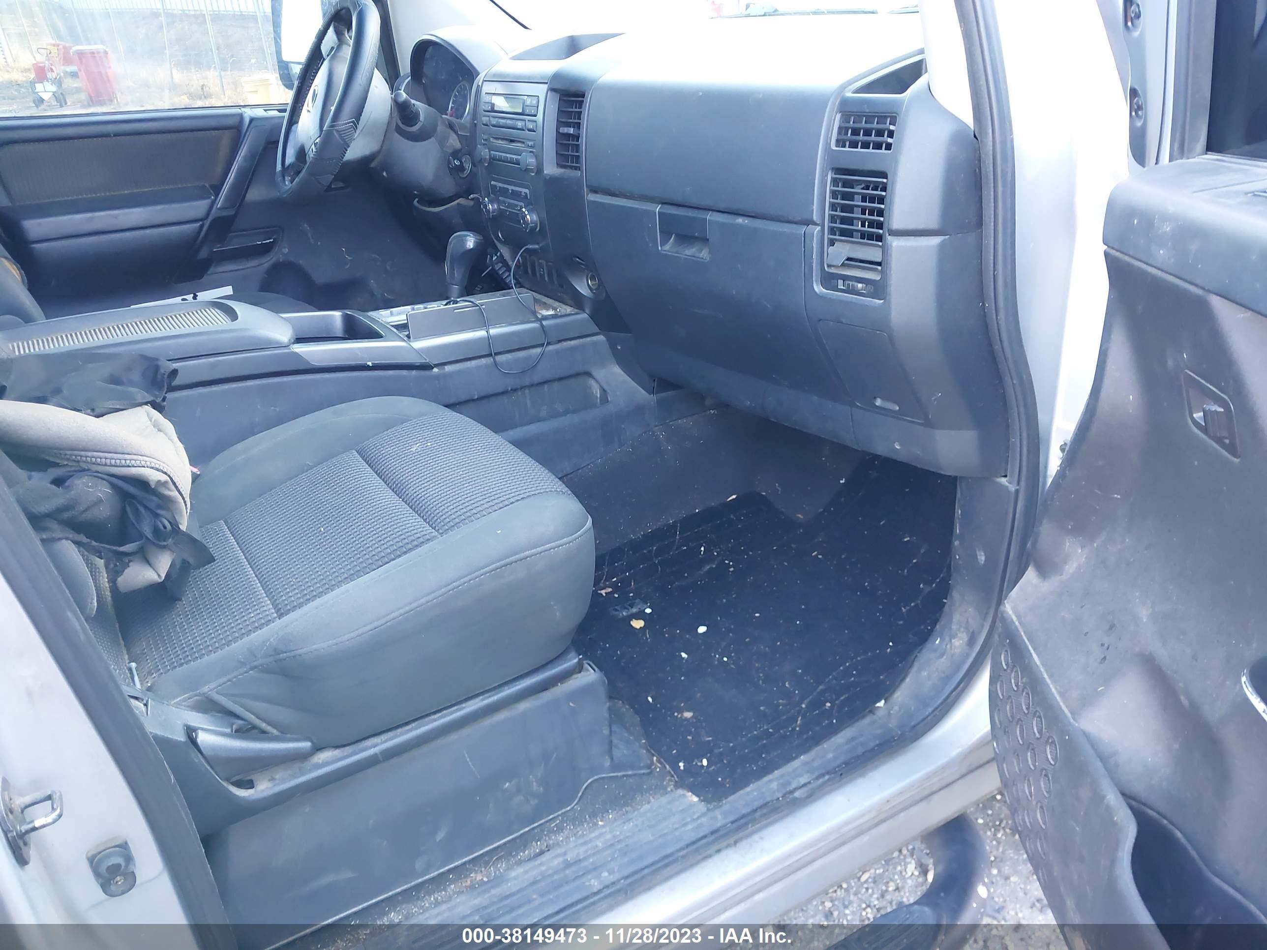 Photo 4 VIN: 1N6BA07G98N333169 - NISSAN TITAN 