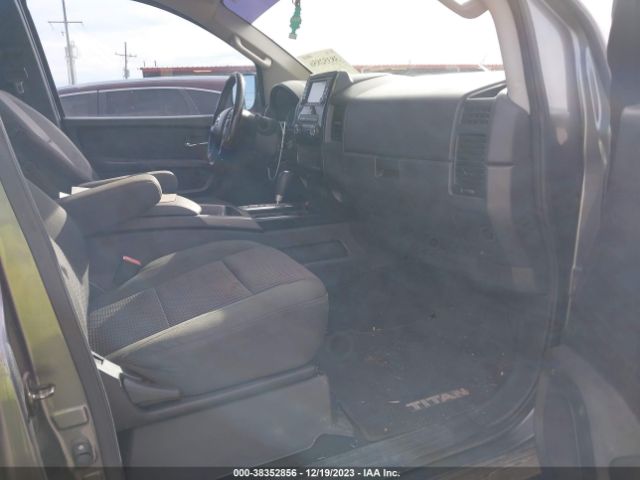 Photo 4 VIN: 1N6BA0CA6FN511926 - NISSAN TITAN 