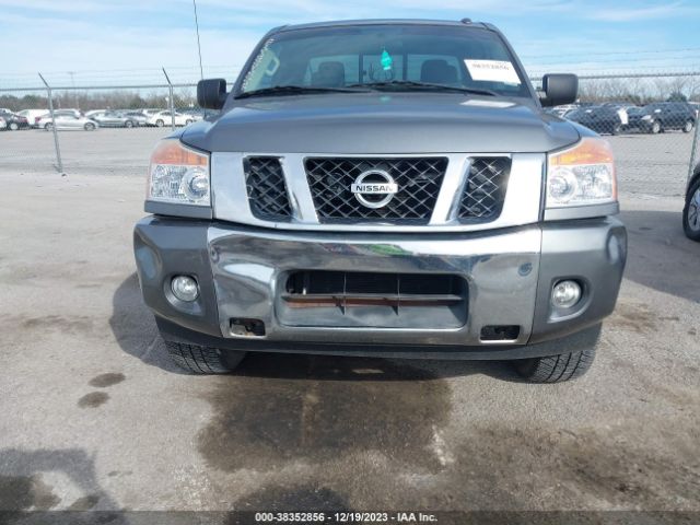 Photo 5 VIN: 1N6BA0CA6FN511926 - NISSAN TITAN 