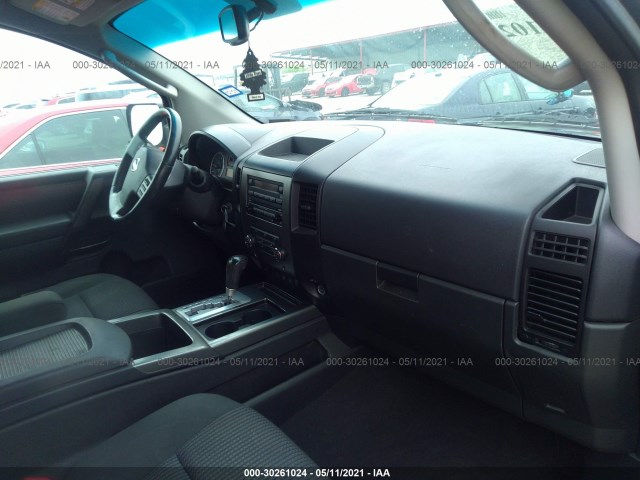 Photo 4 VIN: 1N6BA0CA8BN305601 - NISSAN TITAN 