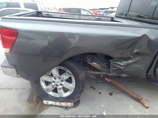 Photo 5 VIN: 1N6BA0CA8BN305601 - NISSAN TITAN 