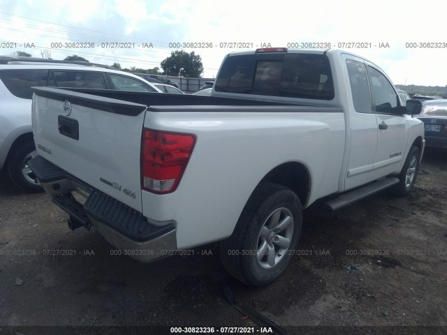 Photo 3 VIN: 1N6BA0CC4EN517899 - NISSAN TITAN 