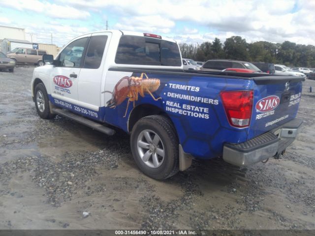 Photo 2 VIN: 1N6BA0CH8FN510242 - NISSAN TITAN 