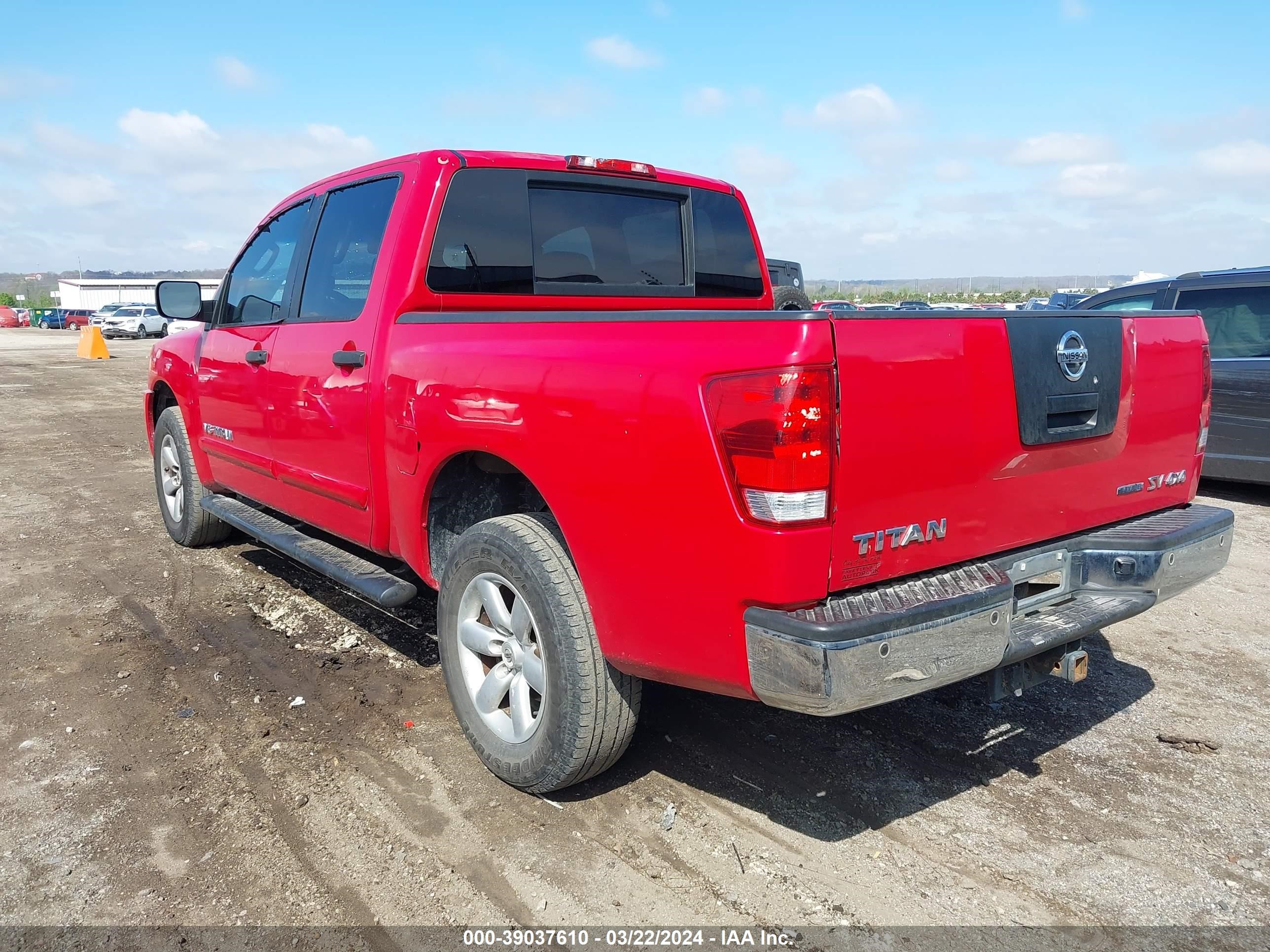 Photo 2 VIN: 1N6BA0EC0BN308880 - NISSAN TITAN 