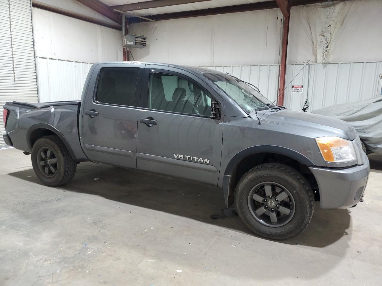 Photo 3 VIN: 1N6BA0EC0EN516763 - NISSAN TITAN 