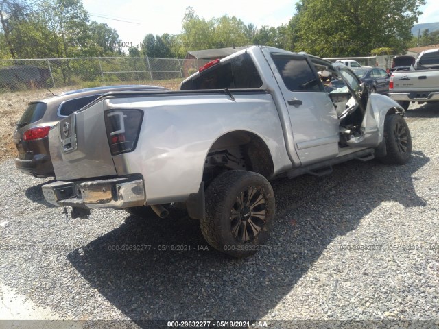 Photo 3 VIN: 1N6BA0EC2AN305932 - NISSAN TITAN 