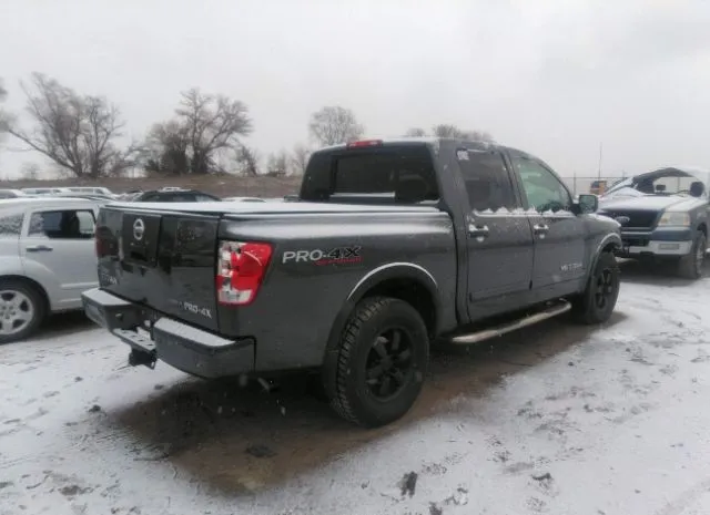 Photo 3 VIN: 1N6BA0EC3AN309813 - NISSAN TITAN 